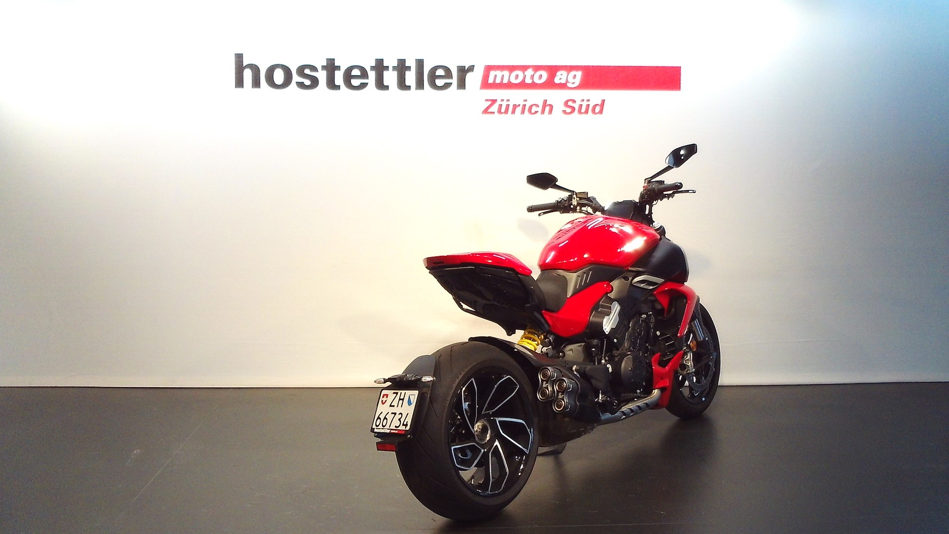 DUCATI Diavel V4-image-1