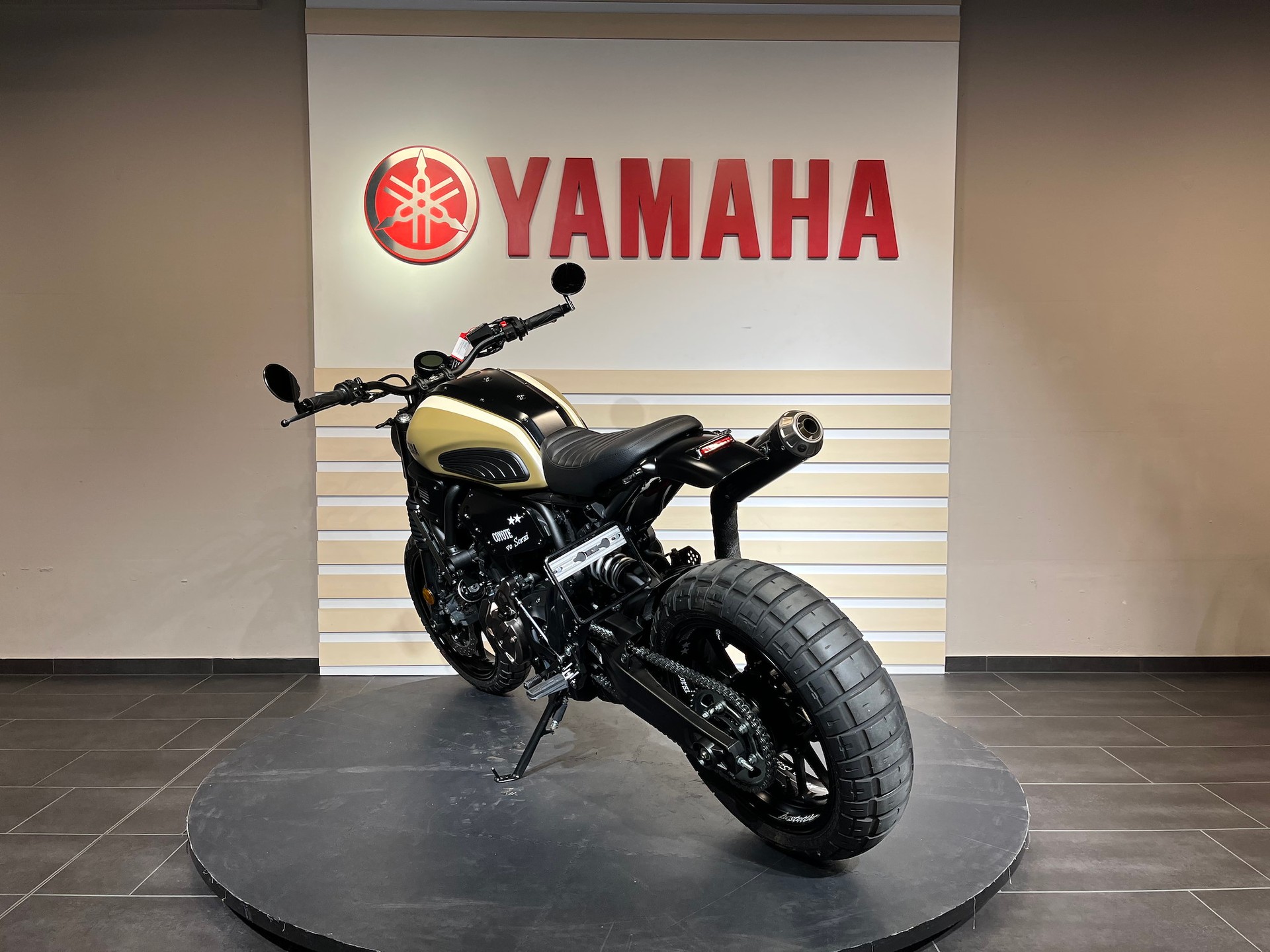 YAMAHA XSR 700 Coyote 2-image-4