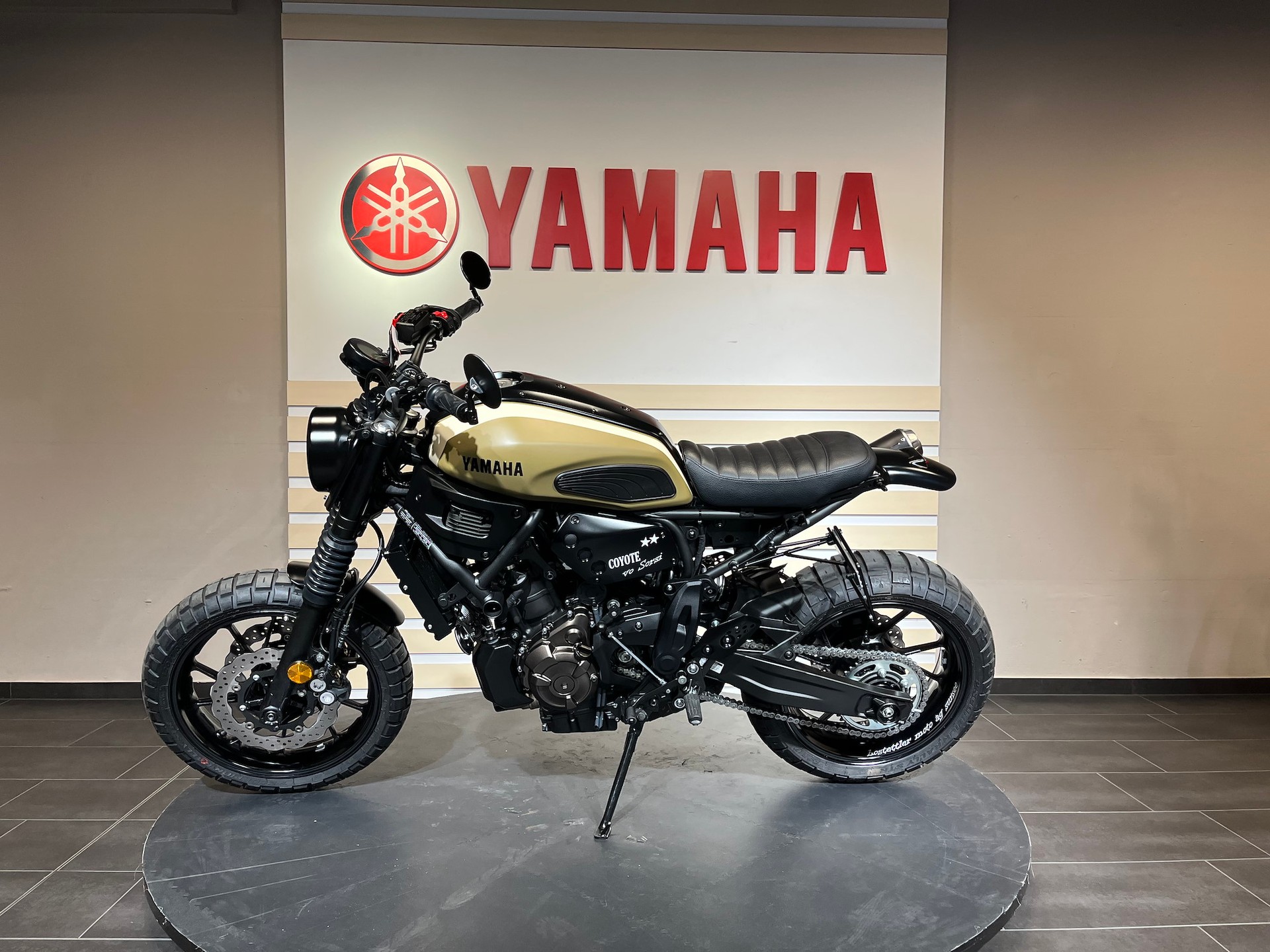 YAMAHA XSR 700 Coyote 2-image-3