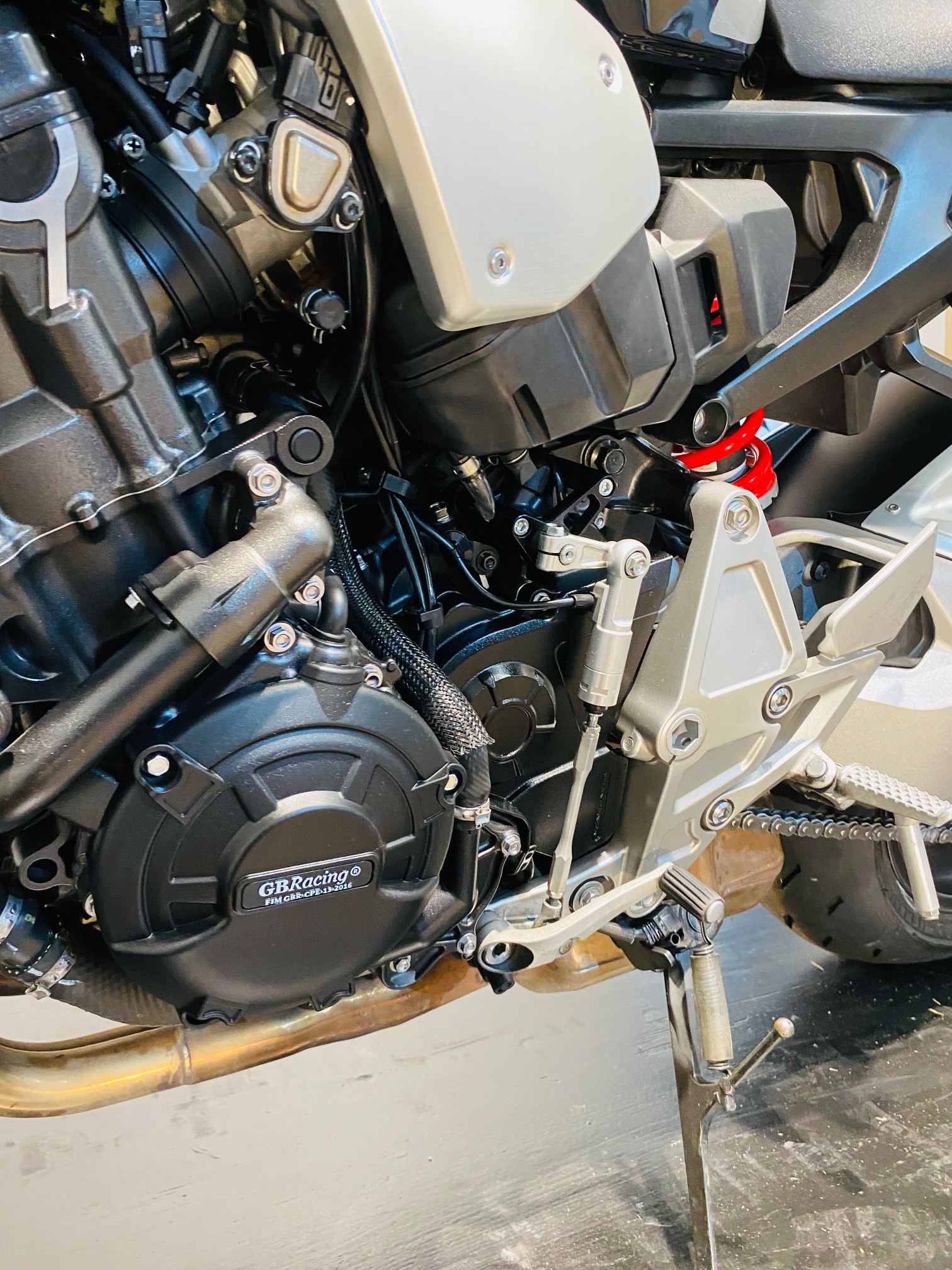 HONDA CB 1000 R ABS-image-11