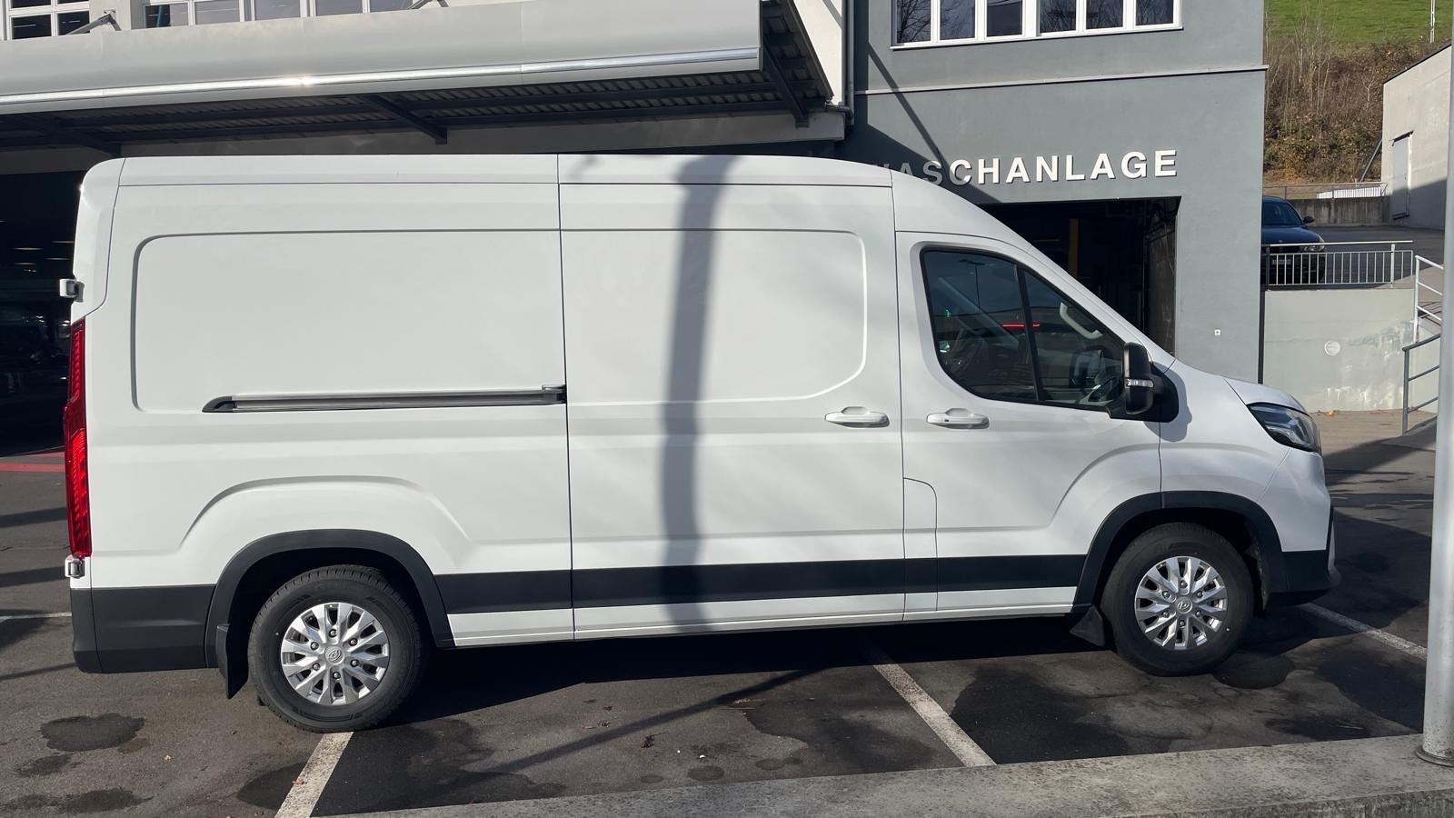 MAXUS eDeliver 9 L3H2 88.5kWh-image-4