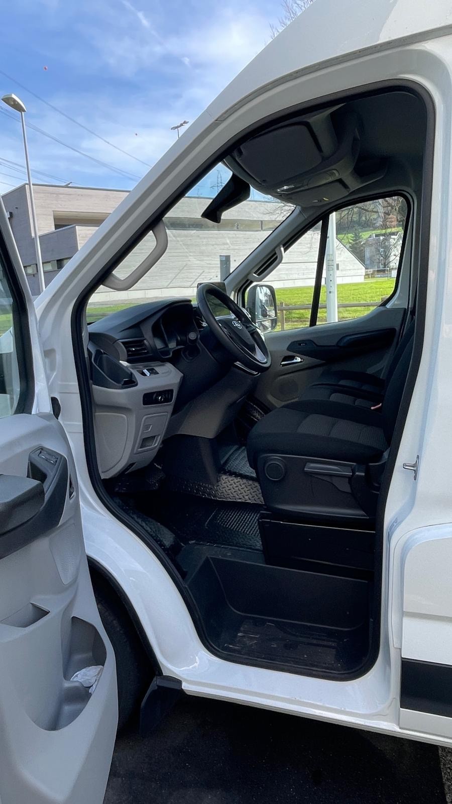 MAXUS eDeliver 9 L3H2 88.5kWh-image-12