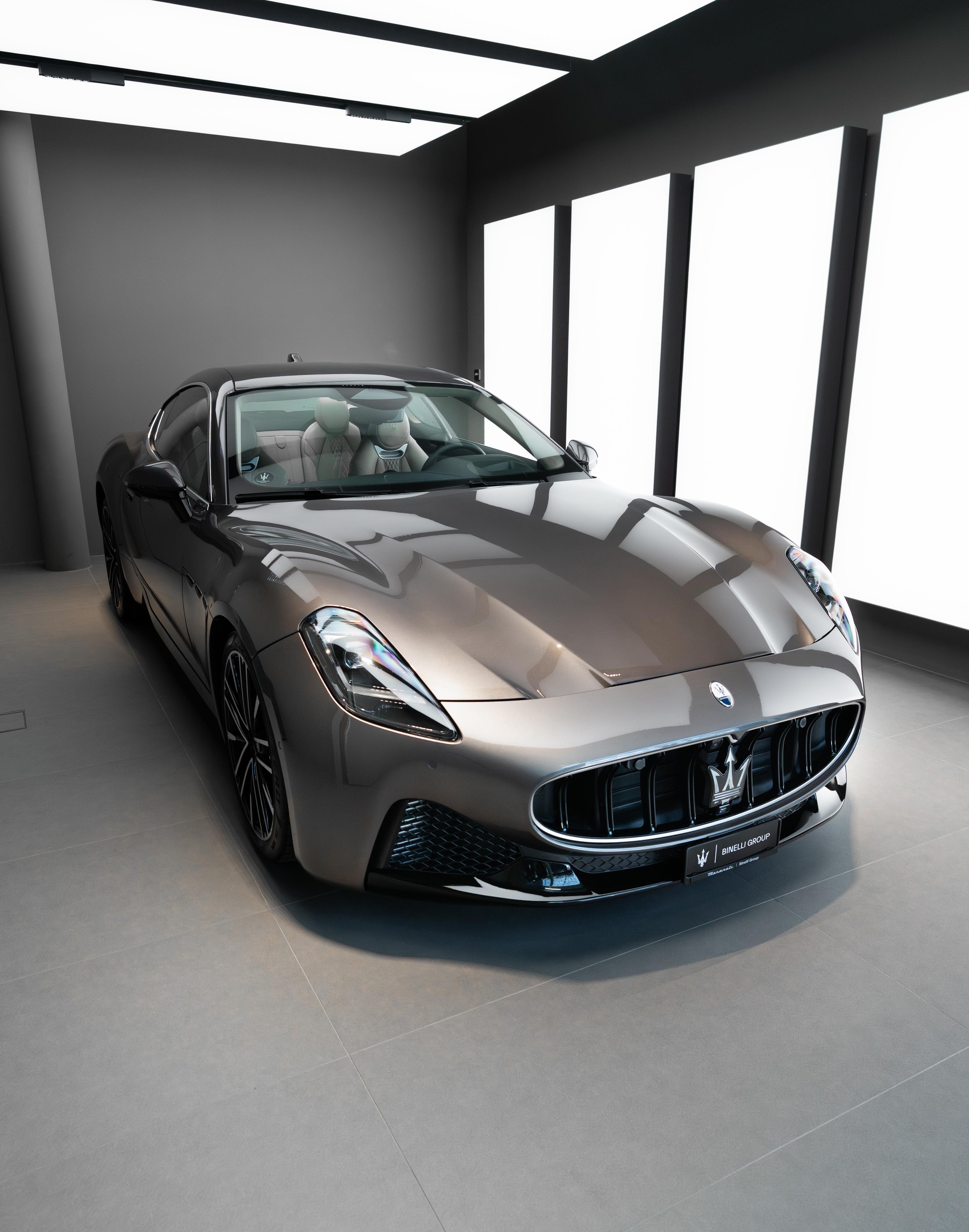 MASERATI GranTurismo Modena Automatica - Grigio Maratea - 2.99% Leasing-showroom-element-1