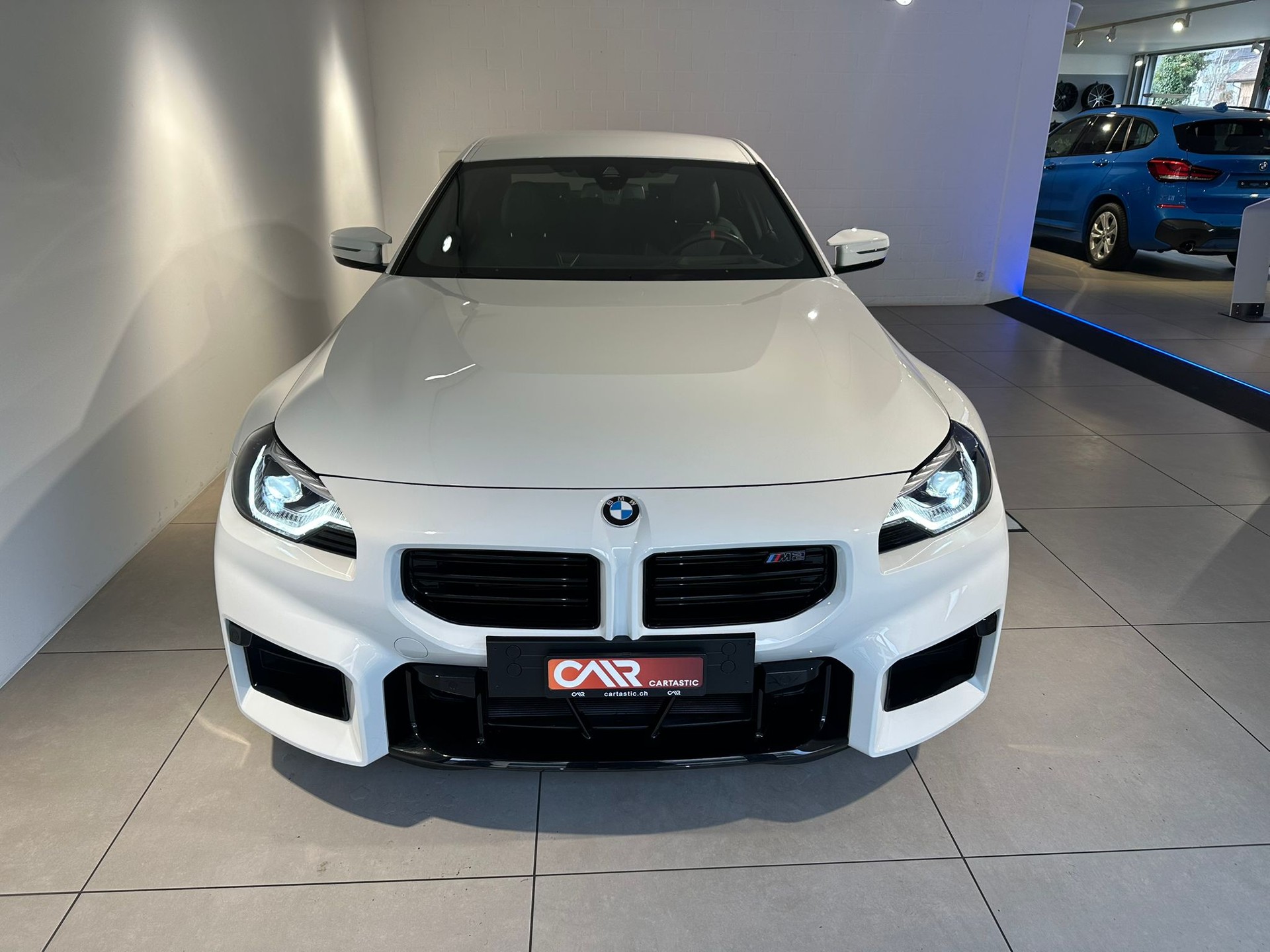 BMW M2 LCI-showroom-element-1