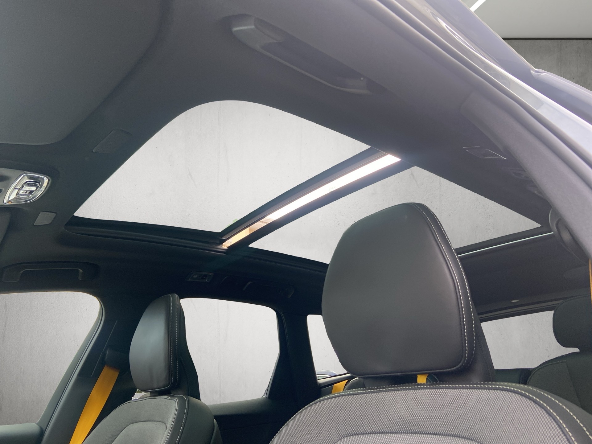 VOLVO XC60 T8 eAWD Polestar Geartronic-image-12