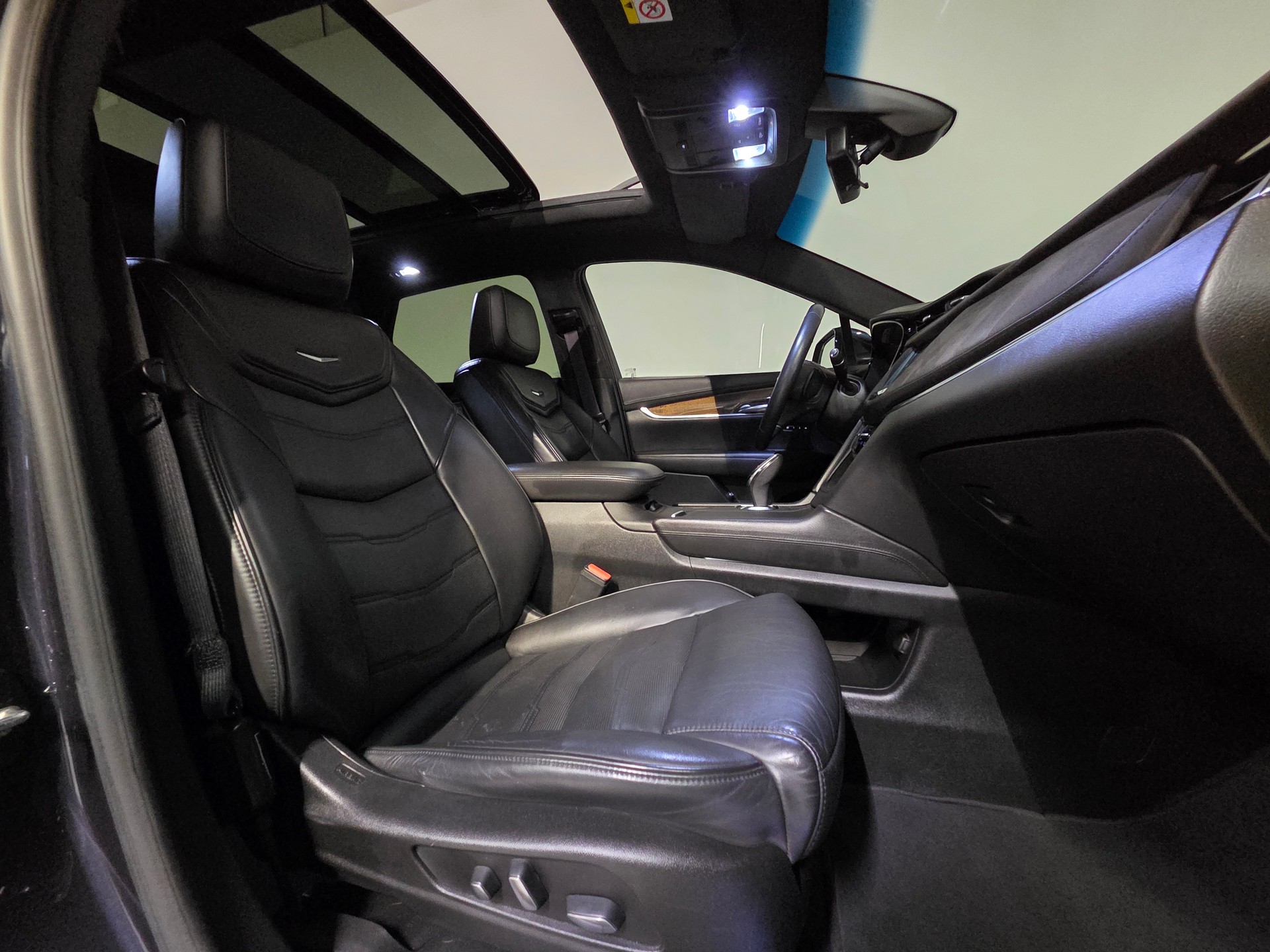 CADILLAC XT5 3.6 V6 Platinum AWD-image-4