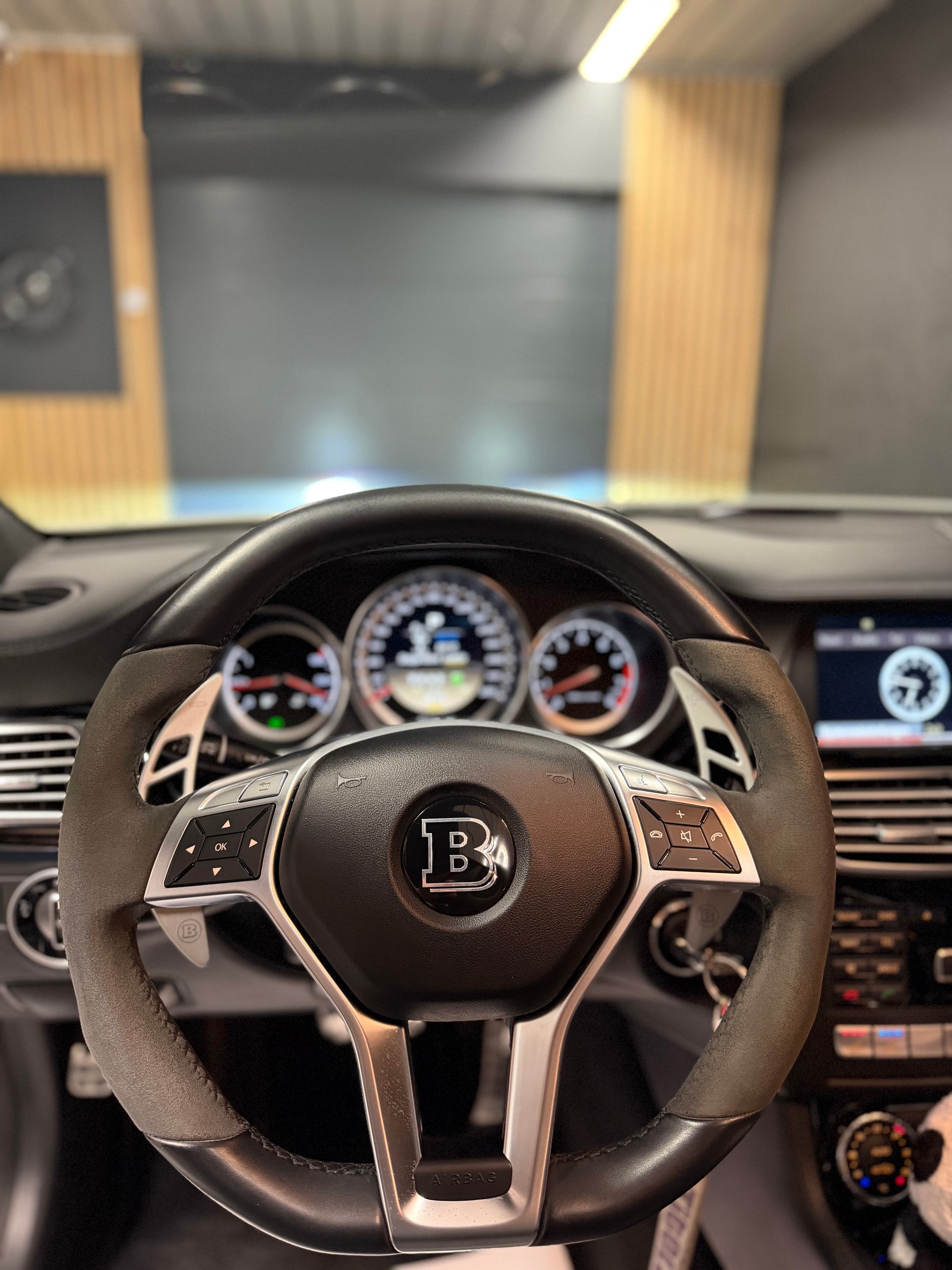 MERCEDES-BENZ CLS 63 AMG Speedshift MCT-image-16