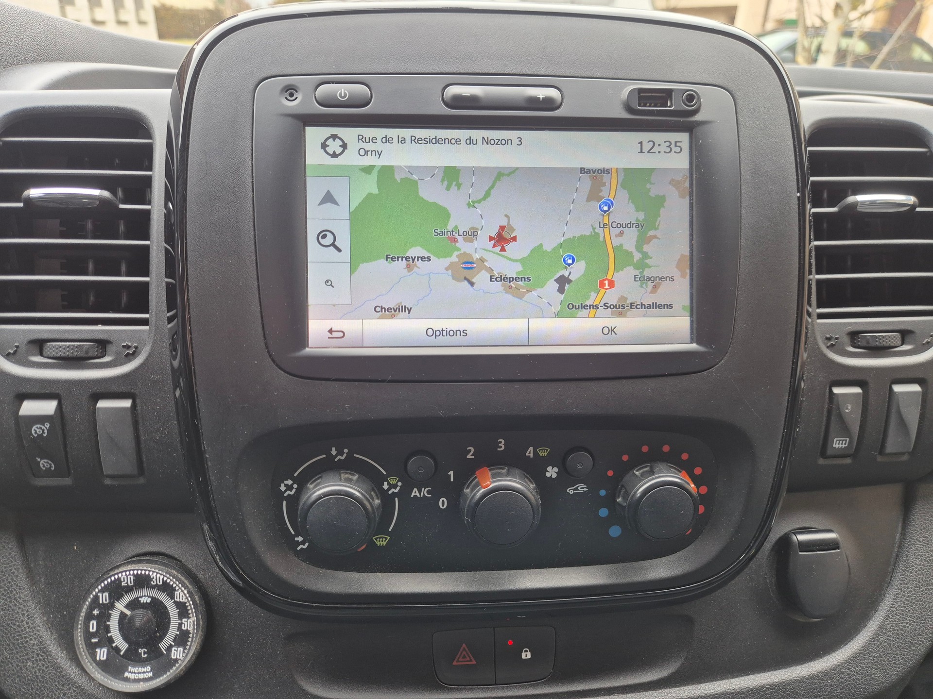 OPEL VIVARO-image-11