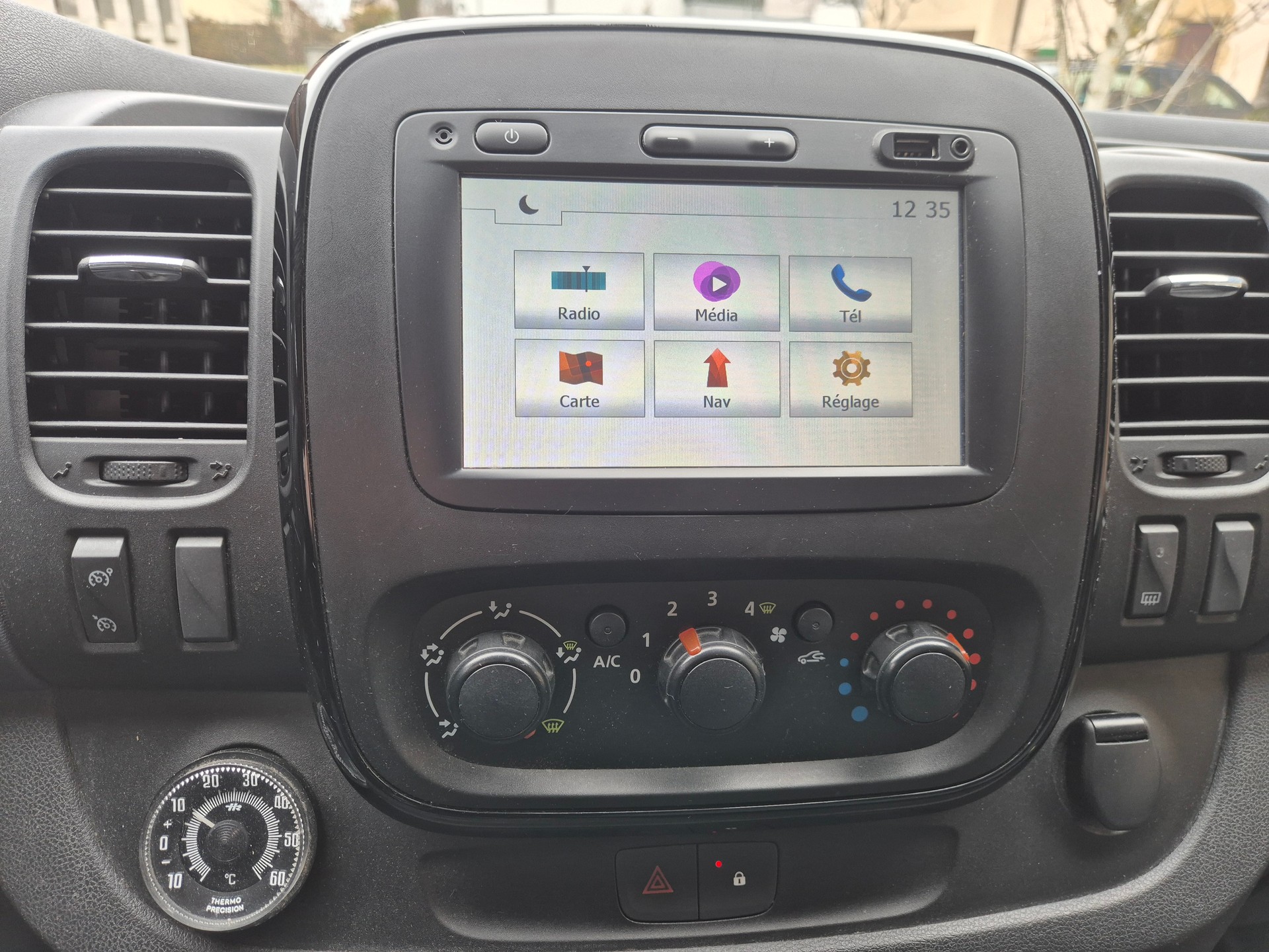 OPEL VIVARO-image-12