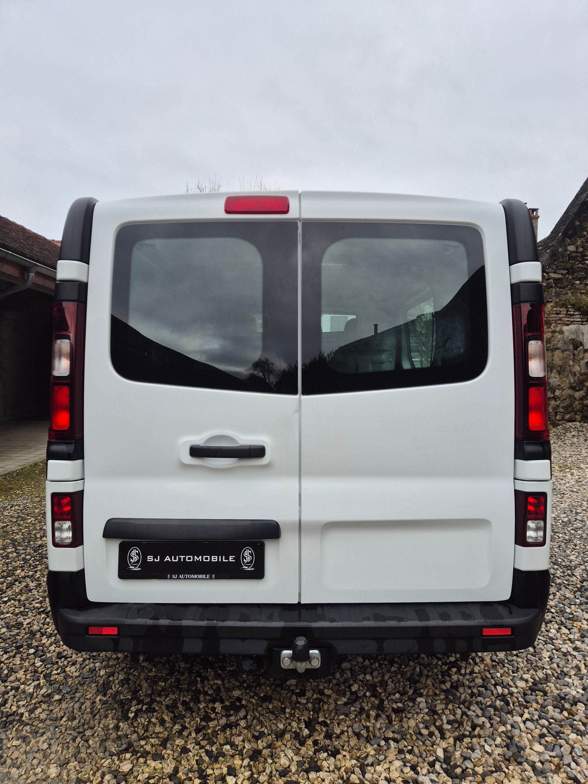 OPEL VIVARO-image-2