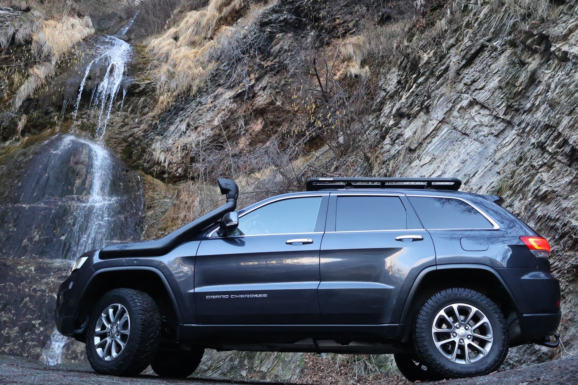 JEEP Grand Cherokee 3.0 CRD Platium Edition-showroom-element-3