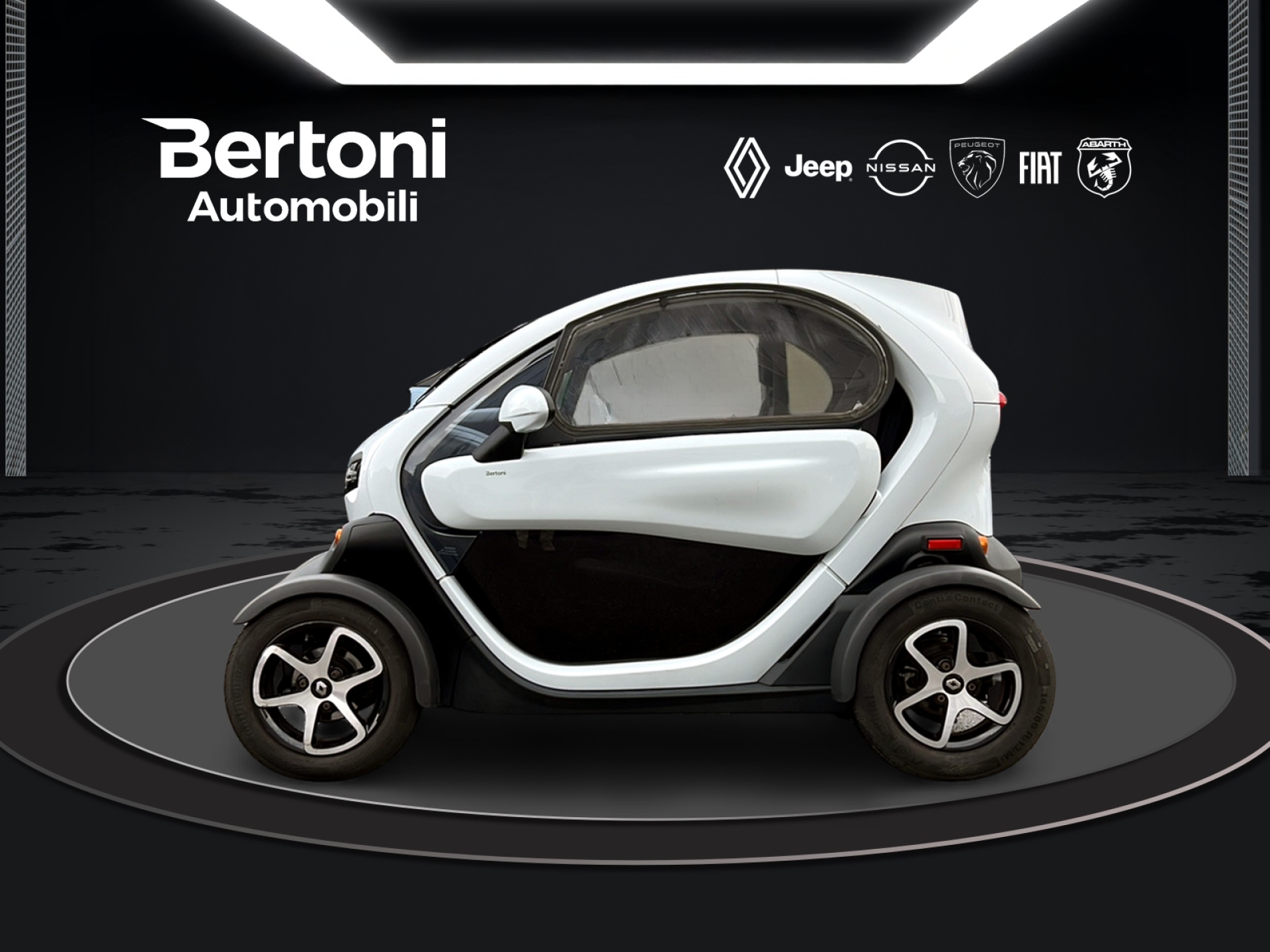 RENAULT Twizy FP-showroom-element-1