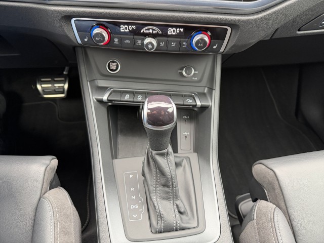 AUDI Q3 35 TFSI S line Attraction S-tronic-image-14