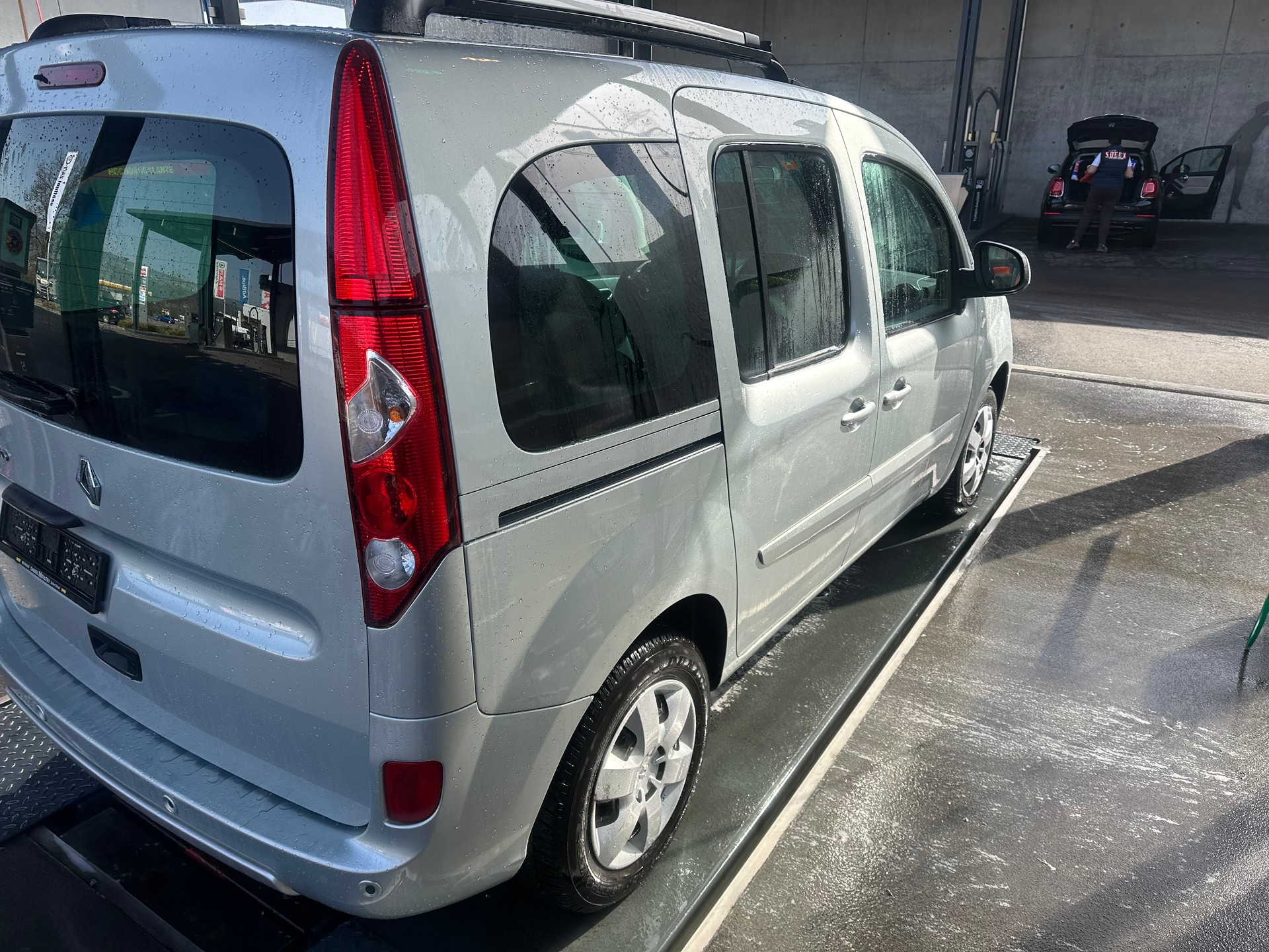 RENAULT Kangoo 1.5 dCi Happy Family-image-4