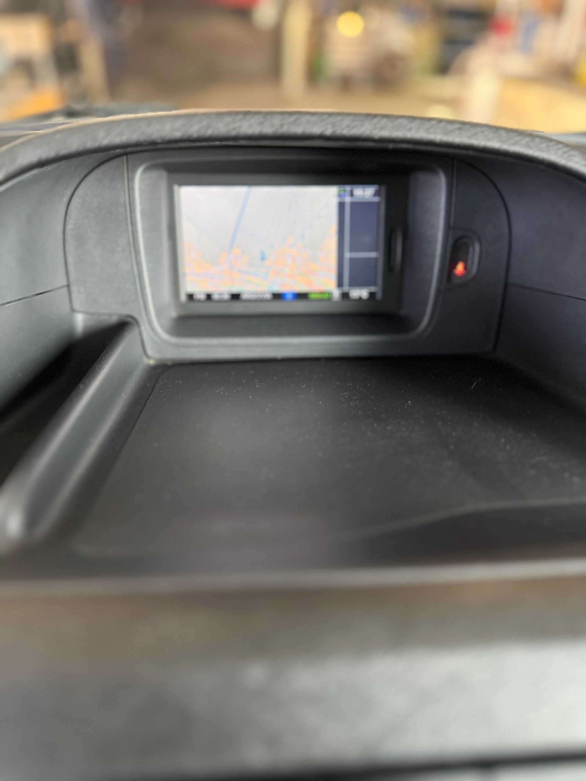RENAULT Kangoo 1.5 dCi Happy Family-image-14