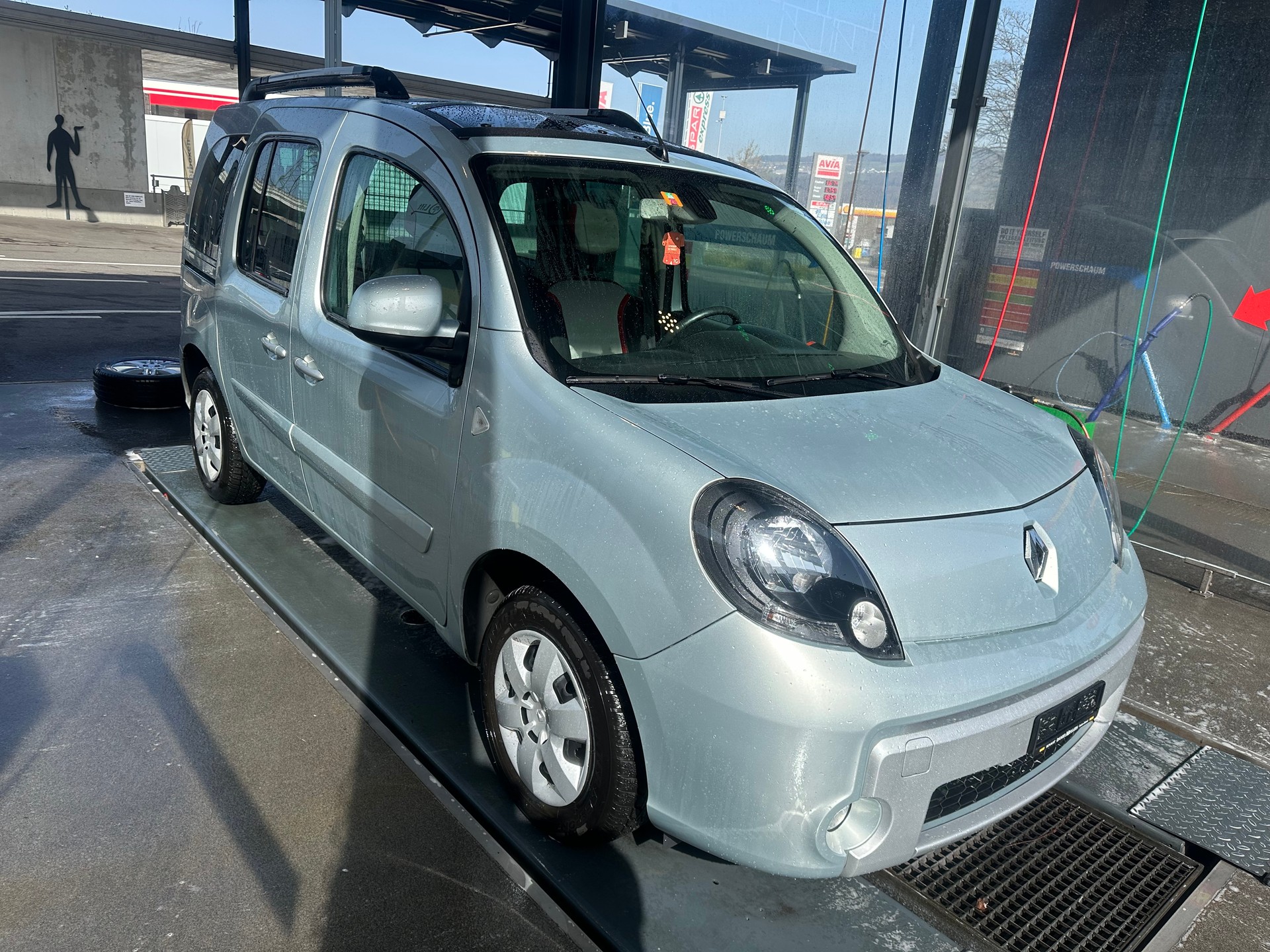 RENAULT Kangoo 1.5 dCi Happy Family-image-5