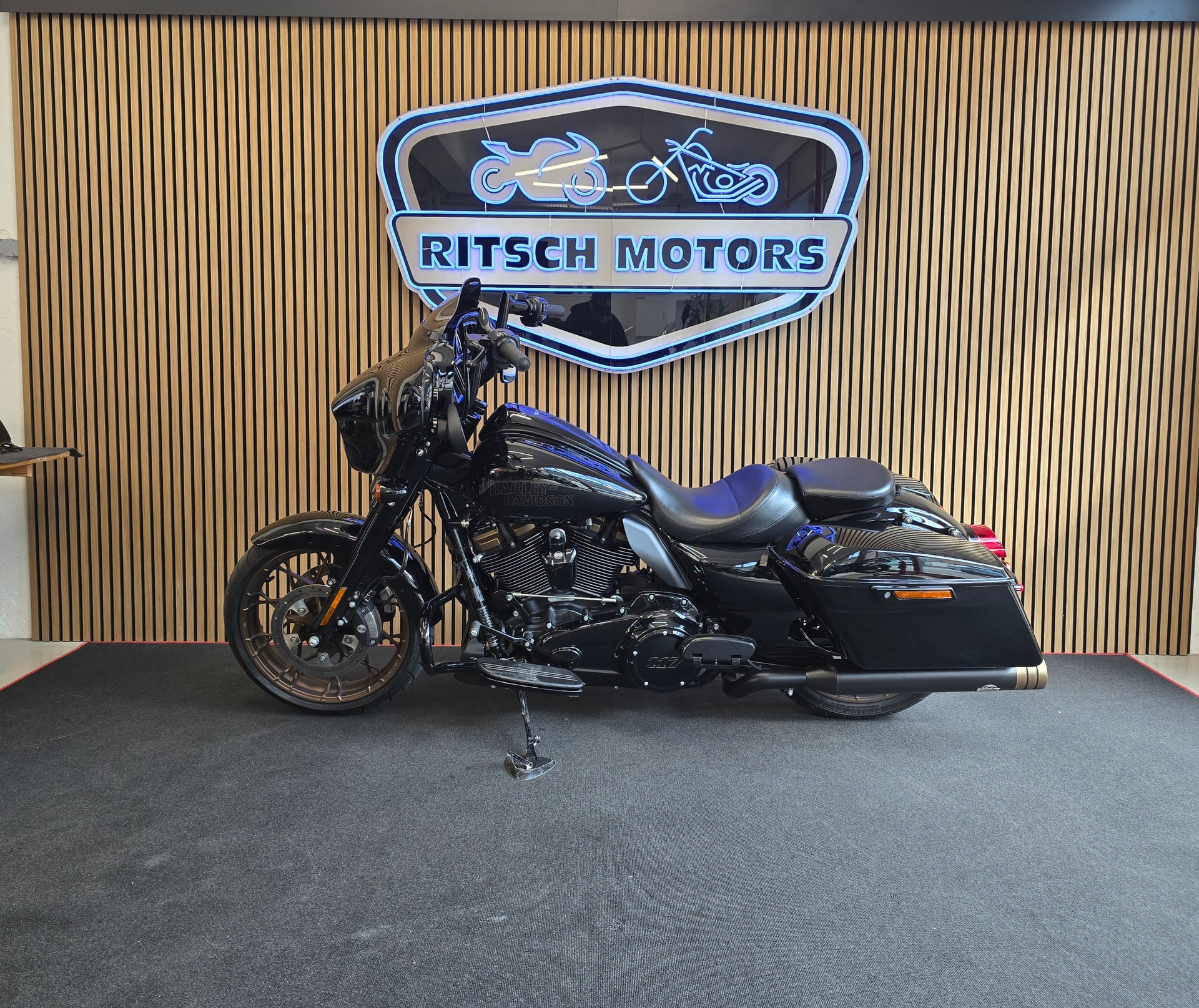 HARLEY-DAVIDSON Street Glide ST-image-4