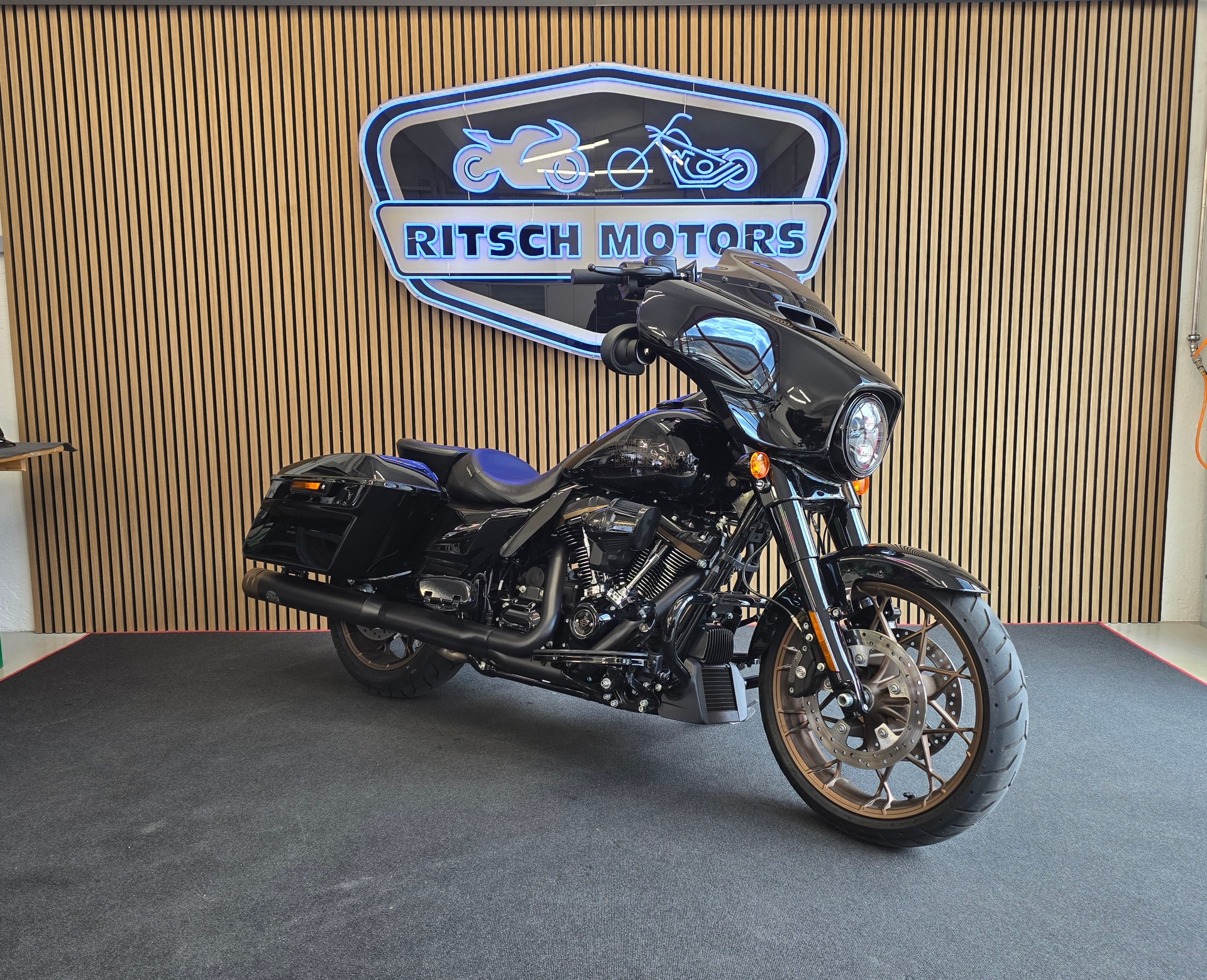 HARLEY-DAVIDSON Street Glide ST-image-1