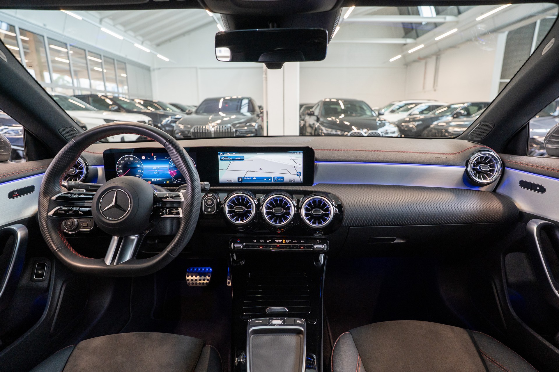 MERCEDES-BENZ CLA 220 AMG Line 4matic / Facelift / Rückfahrkamera / Ambientebeleuchtung-image-16