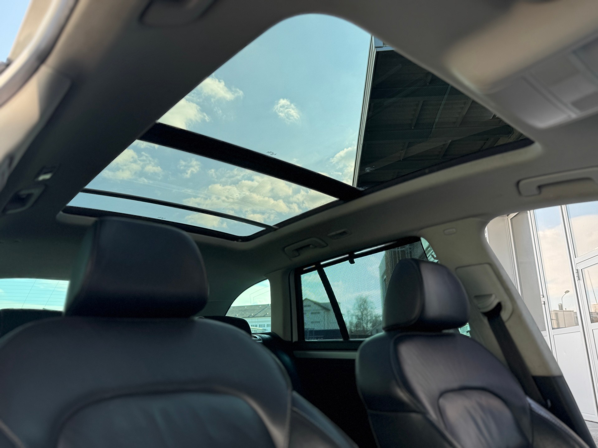 SKODA Superb Combi 2.0 TSI Ambition DSG-image-14