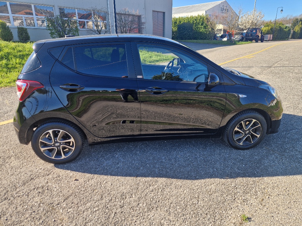 HYUNDAI i10 1.2 Amplia Automatic-image-5