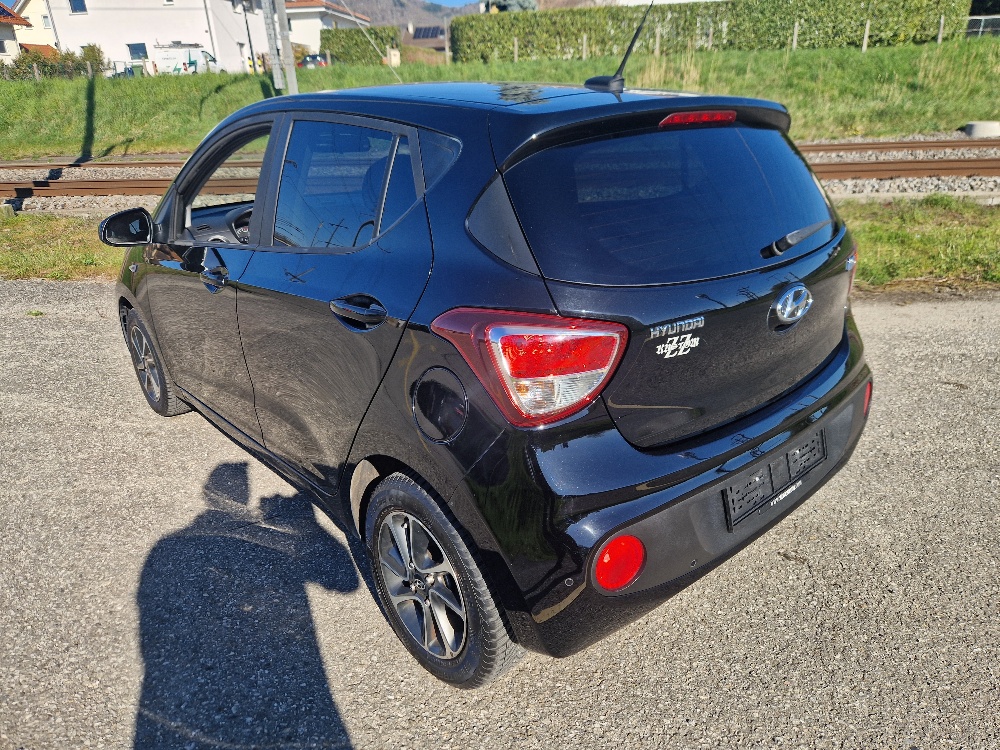 HYUNDAI i10 1.2 Amplia Automatic-image-8