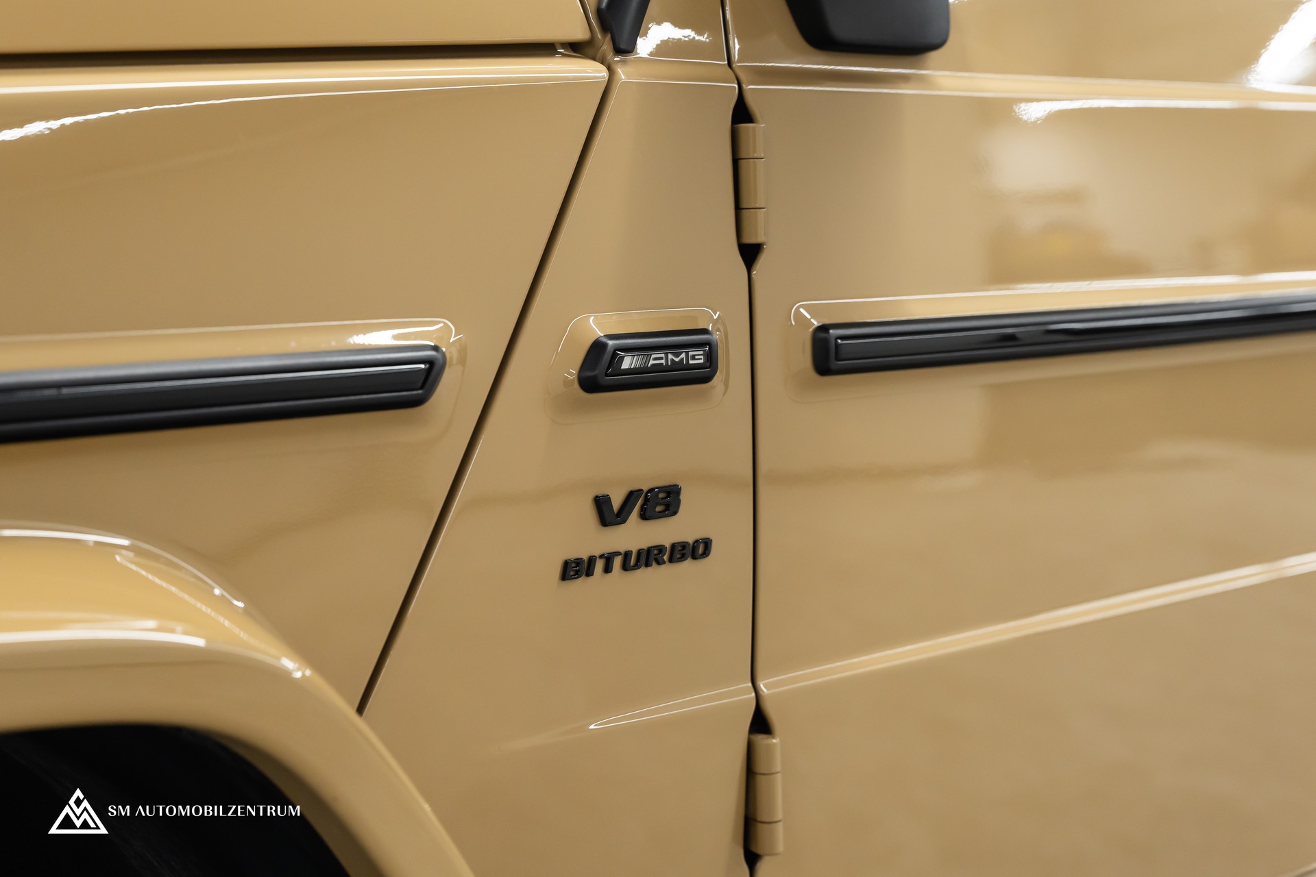 MERCEDES-BENZ G 63 AMG / Wüstensand / Burmester / Massage / 360° / Schiebedach-image-4