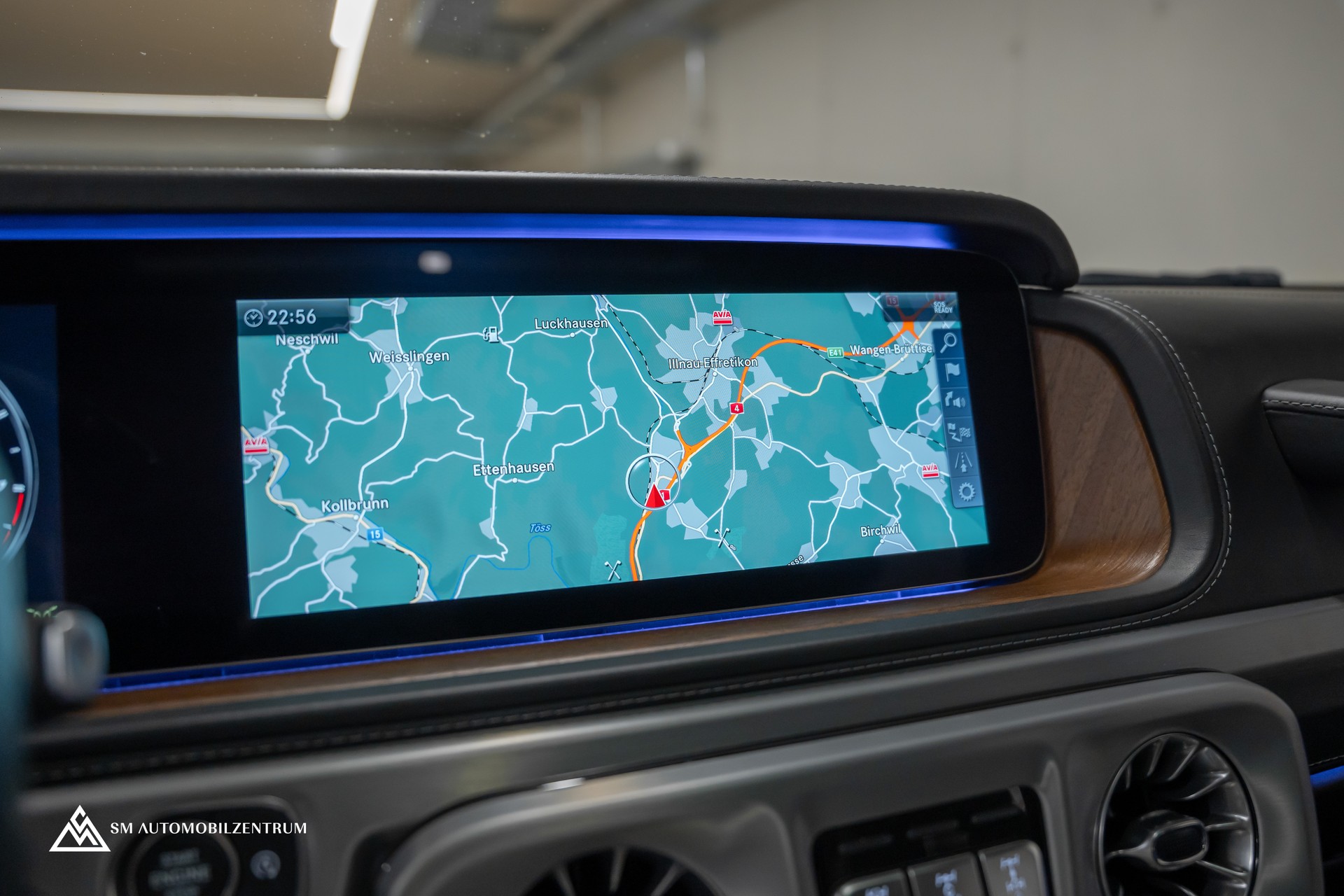 MERCEDES-BENZ G 63 AMG / Wüstensand / Burmester / Massage / 360° / Schiebedach-image-31