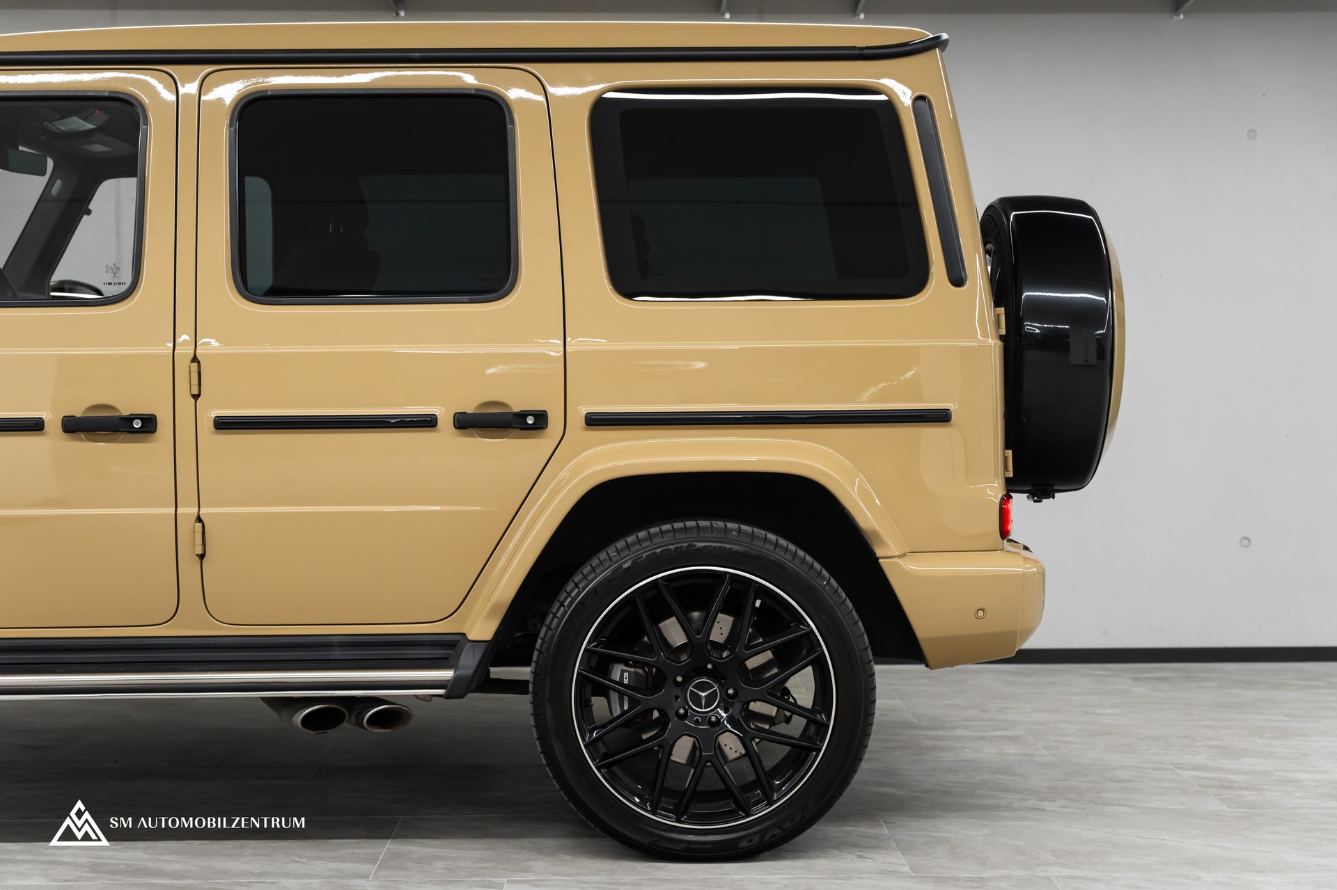MERCEDES-BENZ G 63 AMG / Wüstensand / Burmester / Massage / 360° / Schiebedach-image-7
