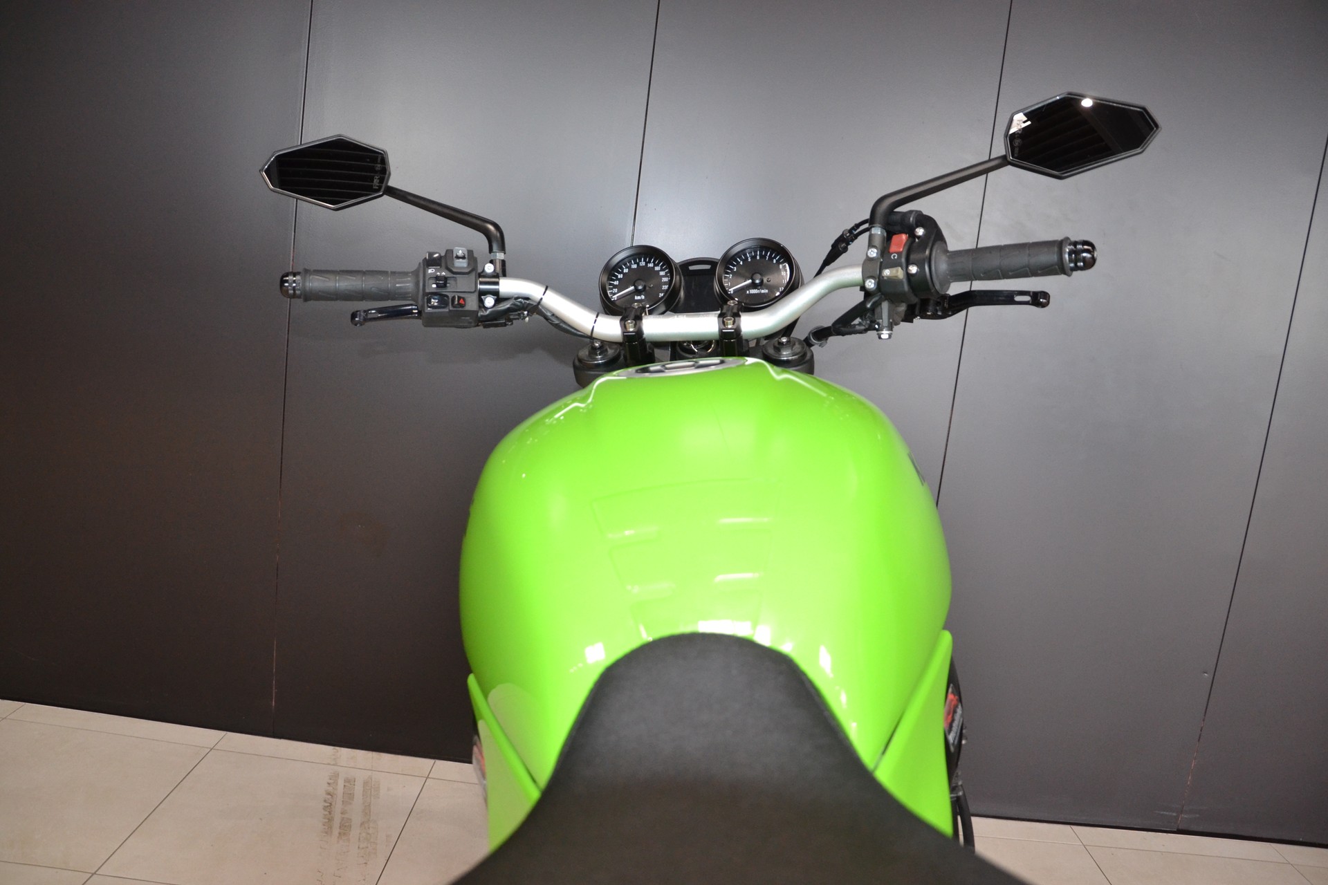 KAWASAKI Z 900 RS-image-6