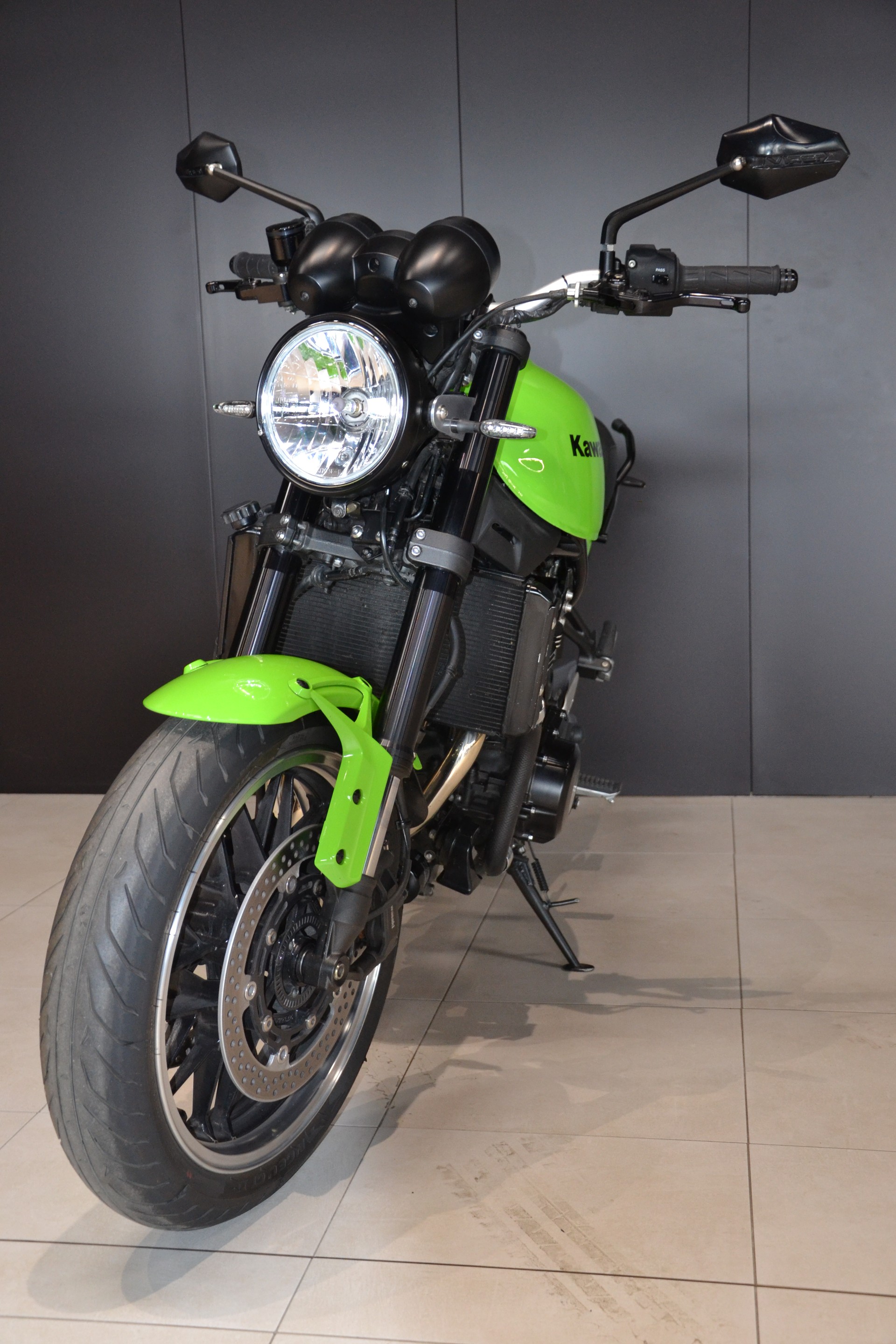 KAWASAKI Z 900 RS-image-1
