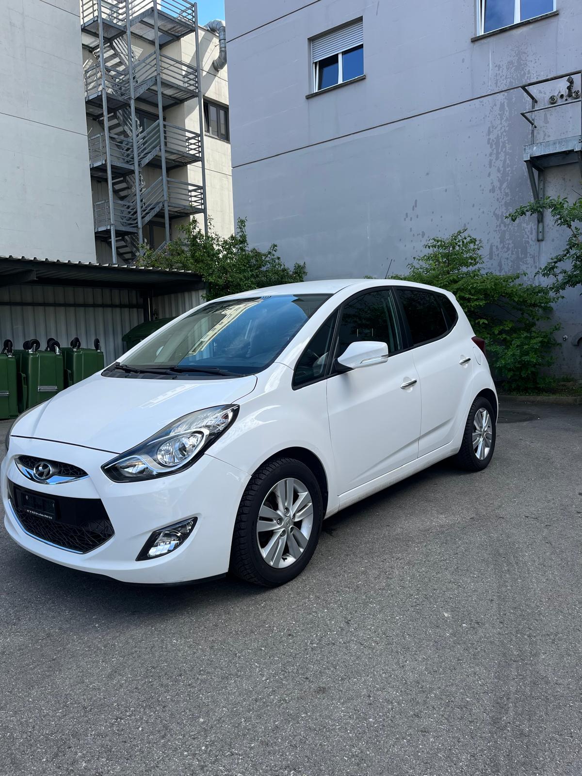HYUNDAI iX20 1.6 Premium Automatic-image-2