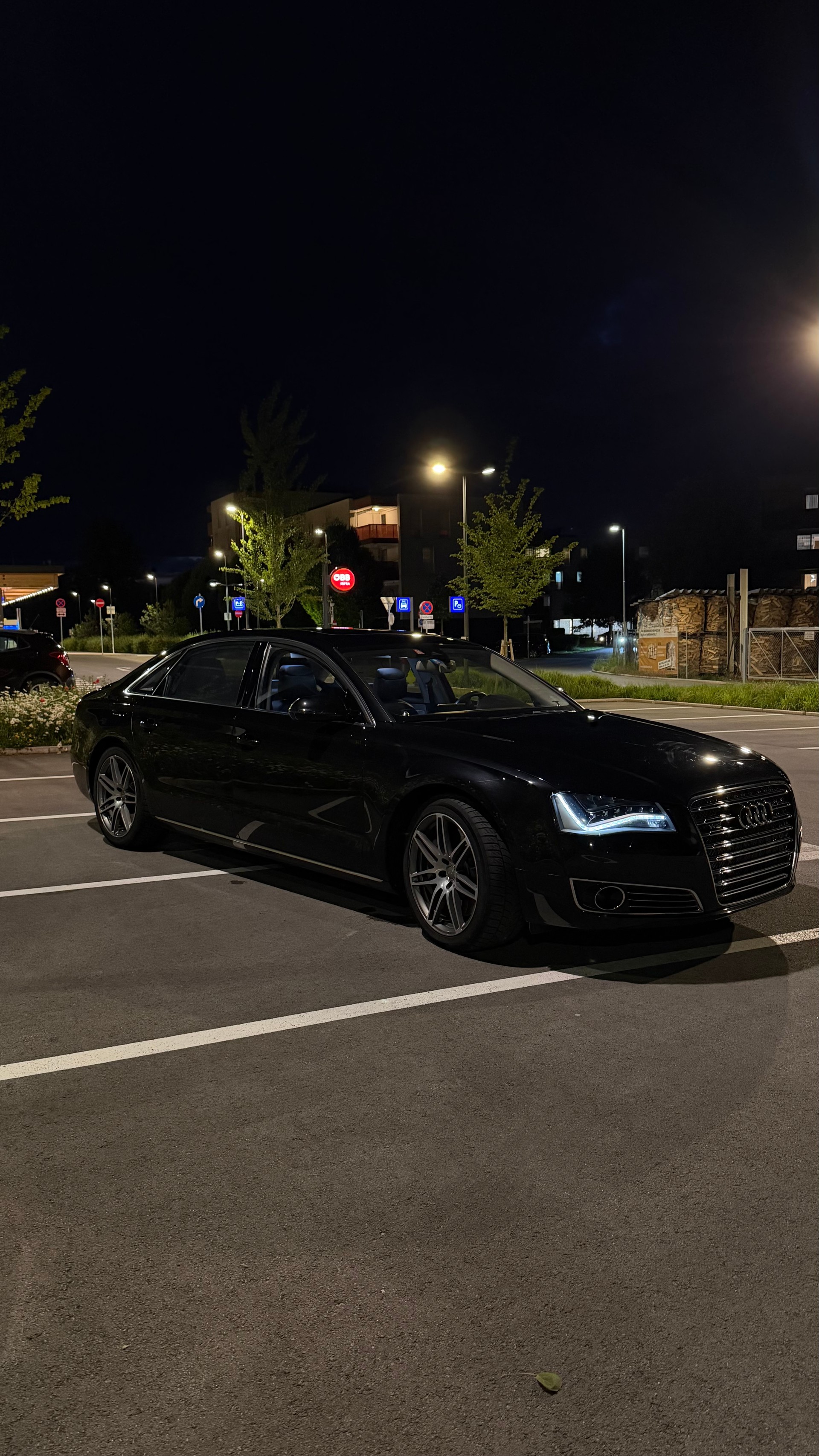 AUDI A8 L 6.3 FSI W12 quattro tiptronic-image-2