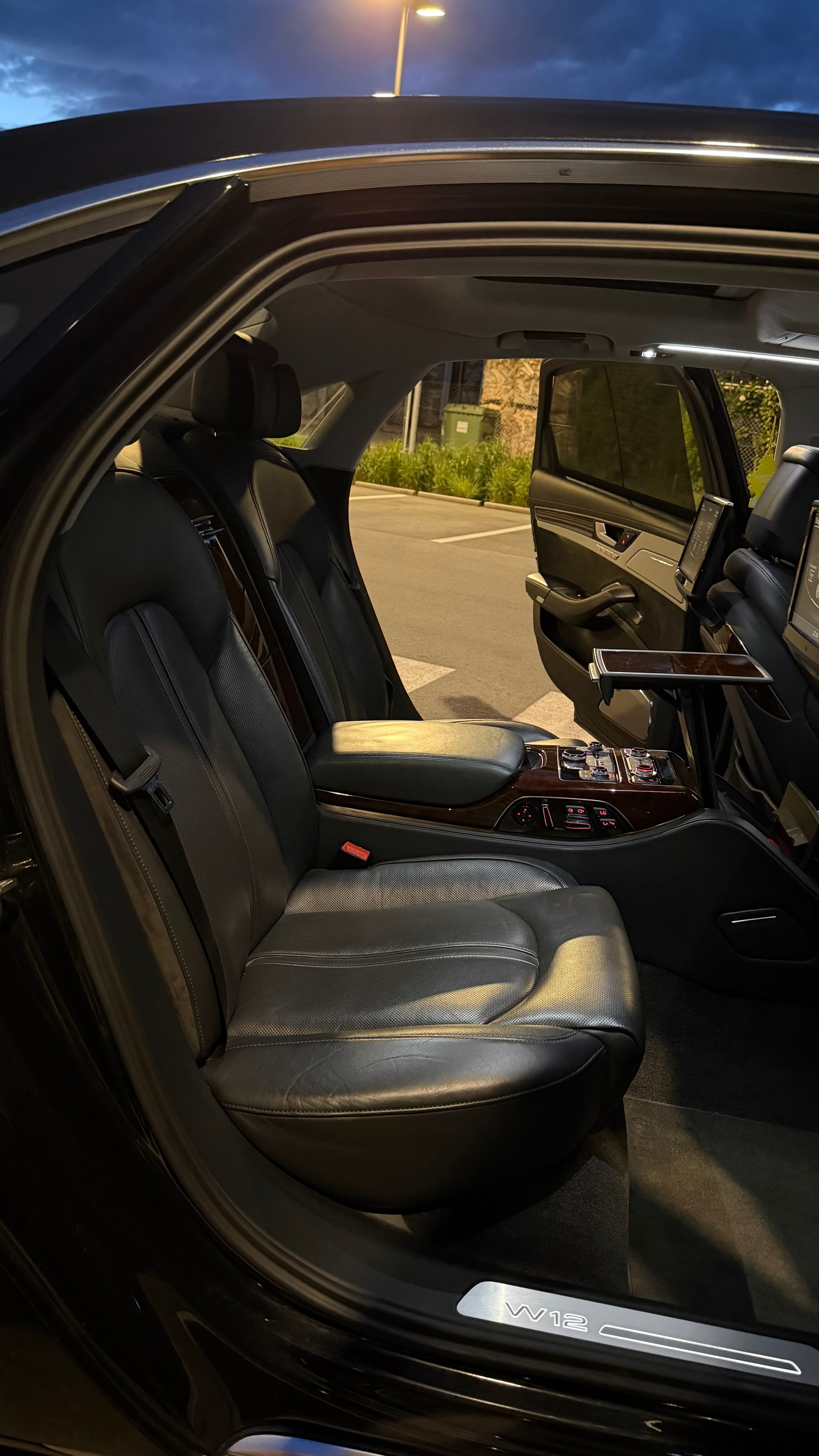 AUDI A8 L 6.3 FSI W12 quattro tiptronic-image-13