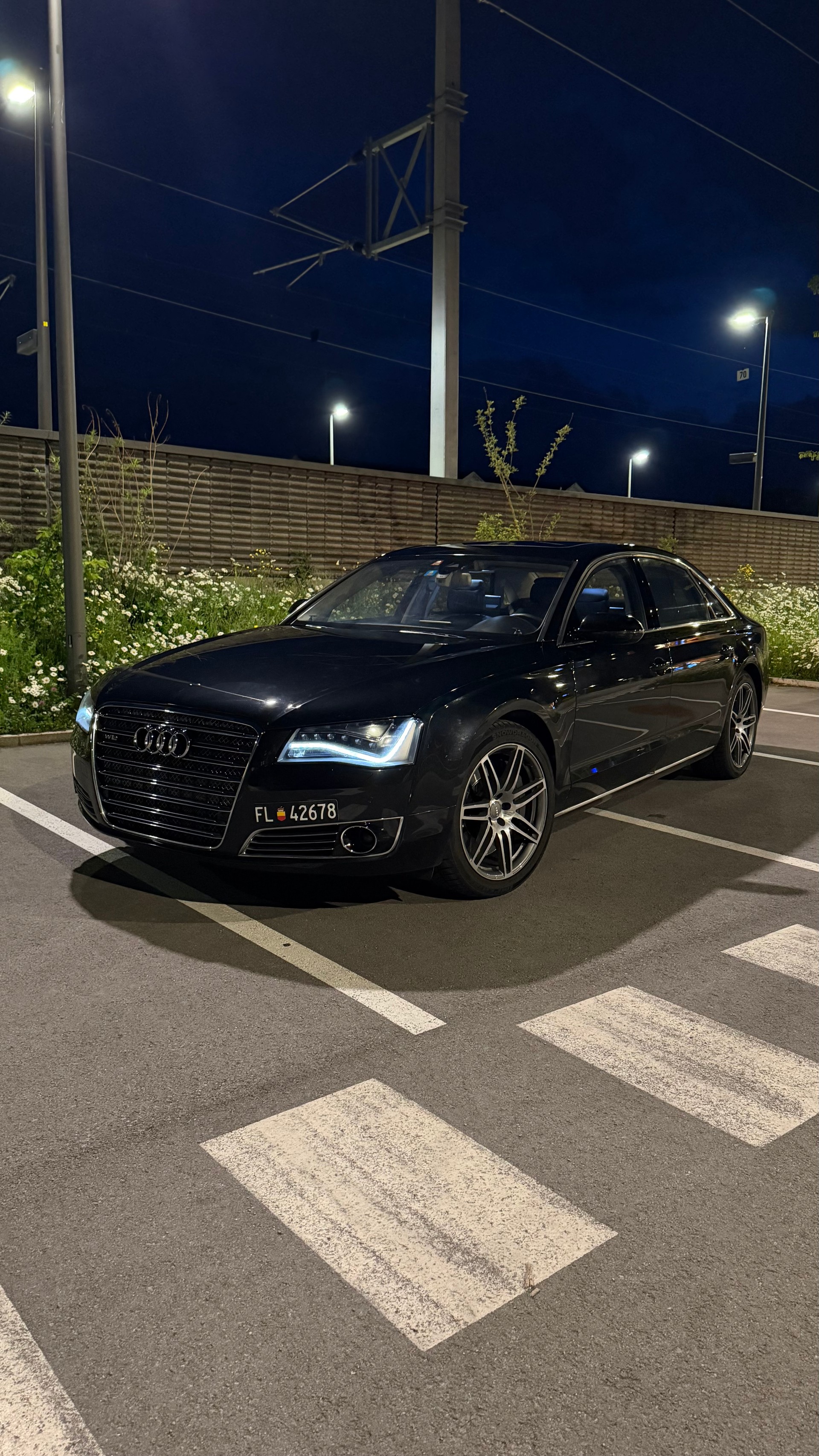 AUDI A8 L 6.3 FSI W12 quattro tiptronic