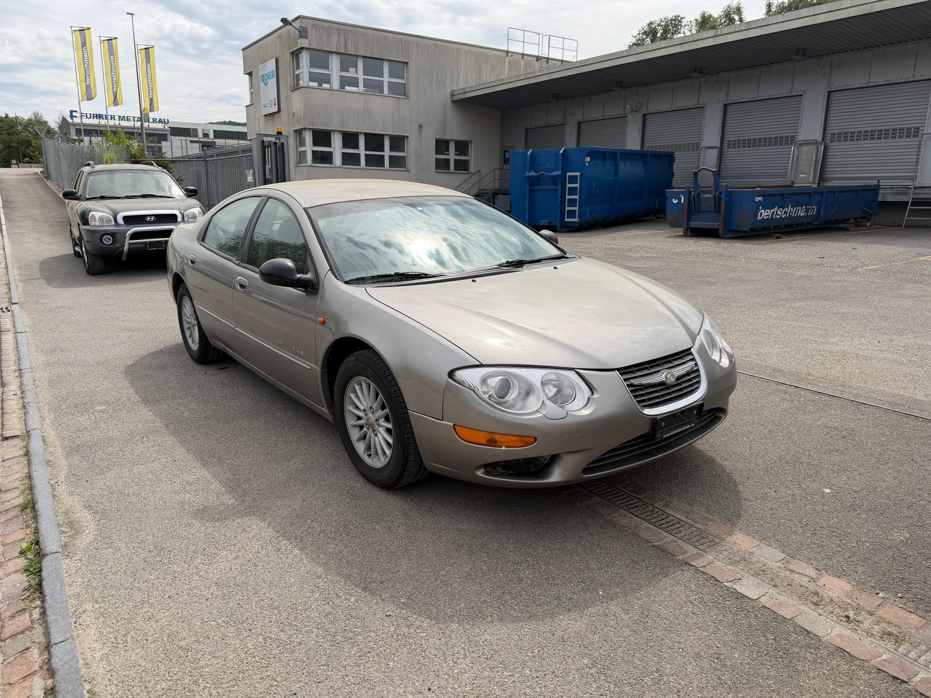 CHRYSLER 300M-image-3