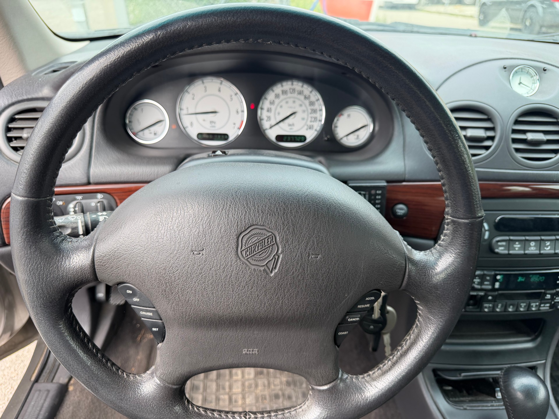 CHRYSLER 300M-image-6