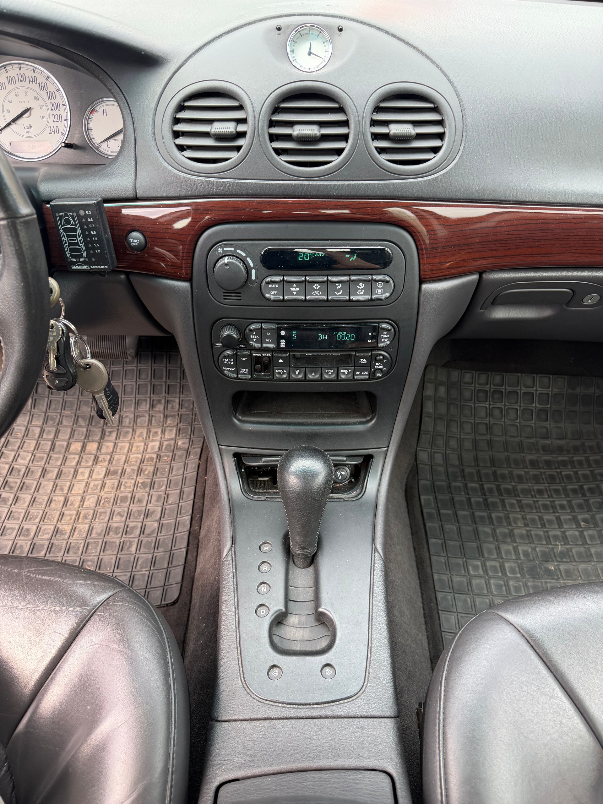 CHRYSLER 300M-image-5