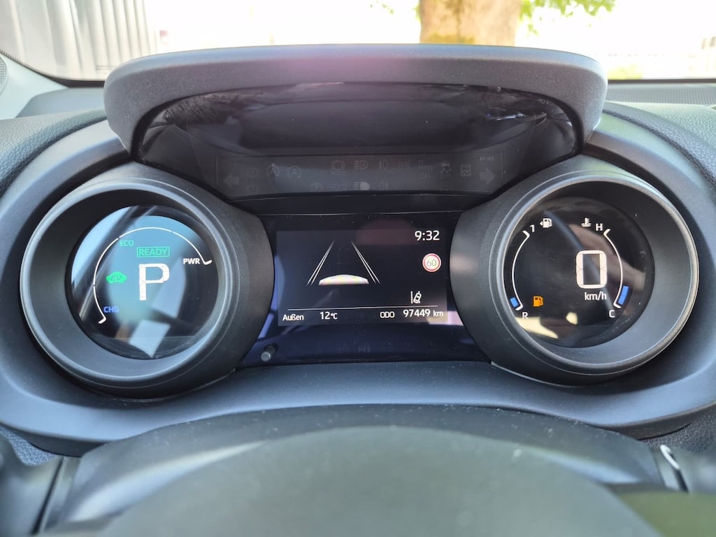 TOYOTA Yaris 1.5 Trend e-CVT-image-13