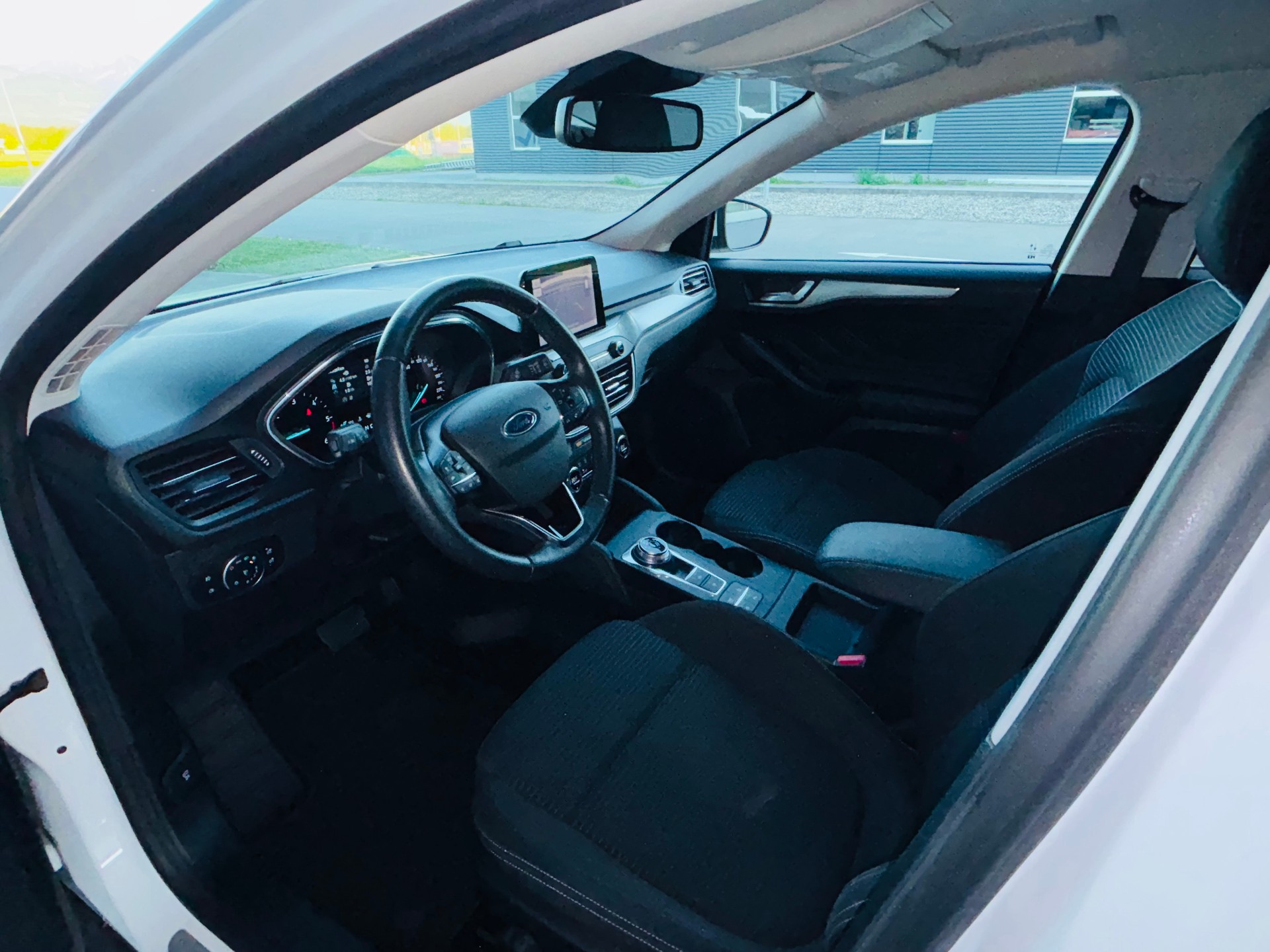 FORD Focus 2.0 TDCi Titanium Automatic-image-6