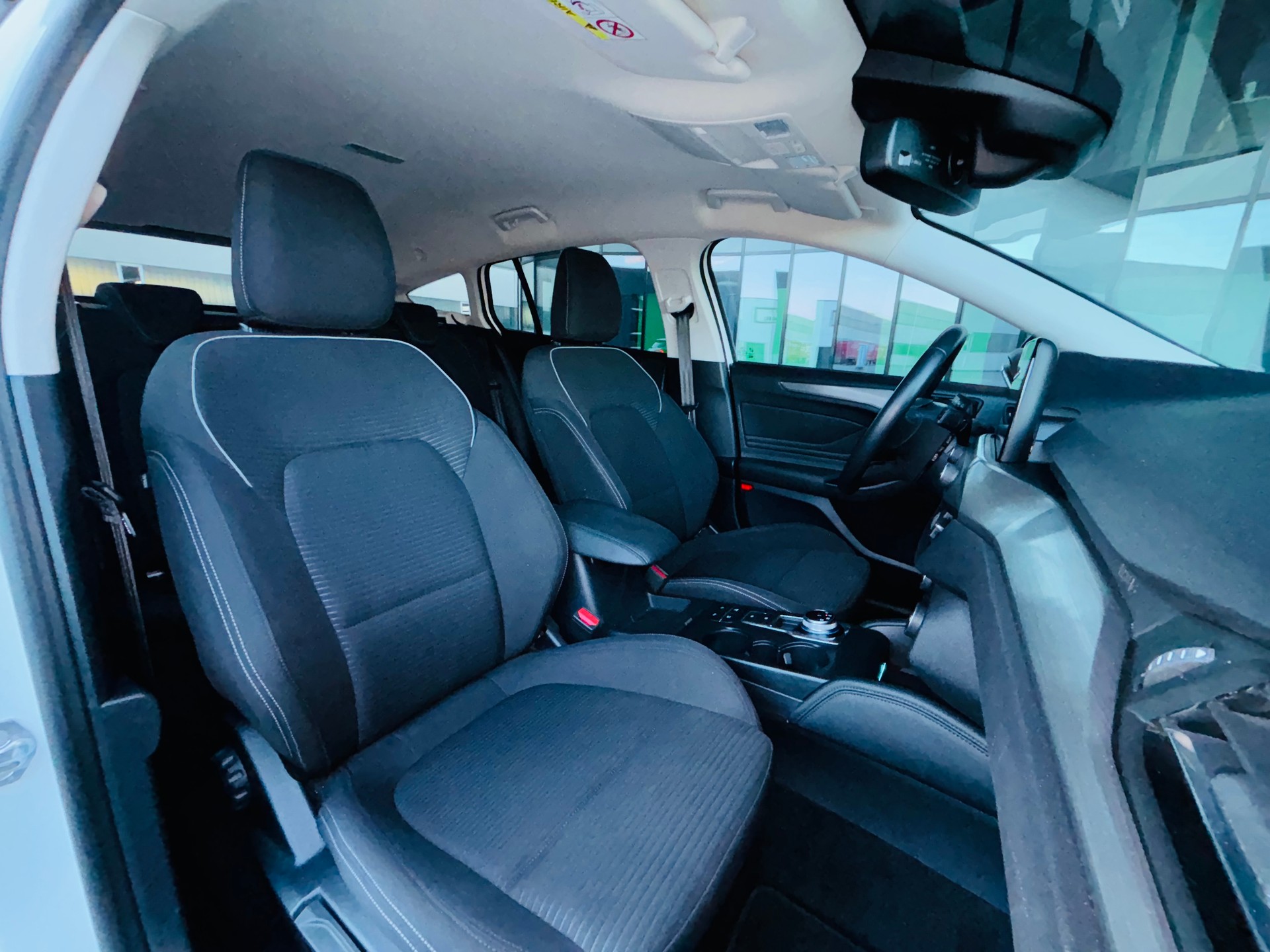 FORD Focus 2.0 TDCi Titanium Automatic-image-9