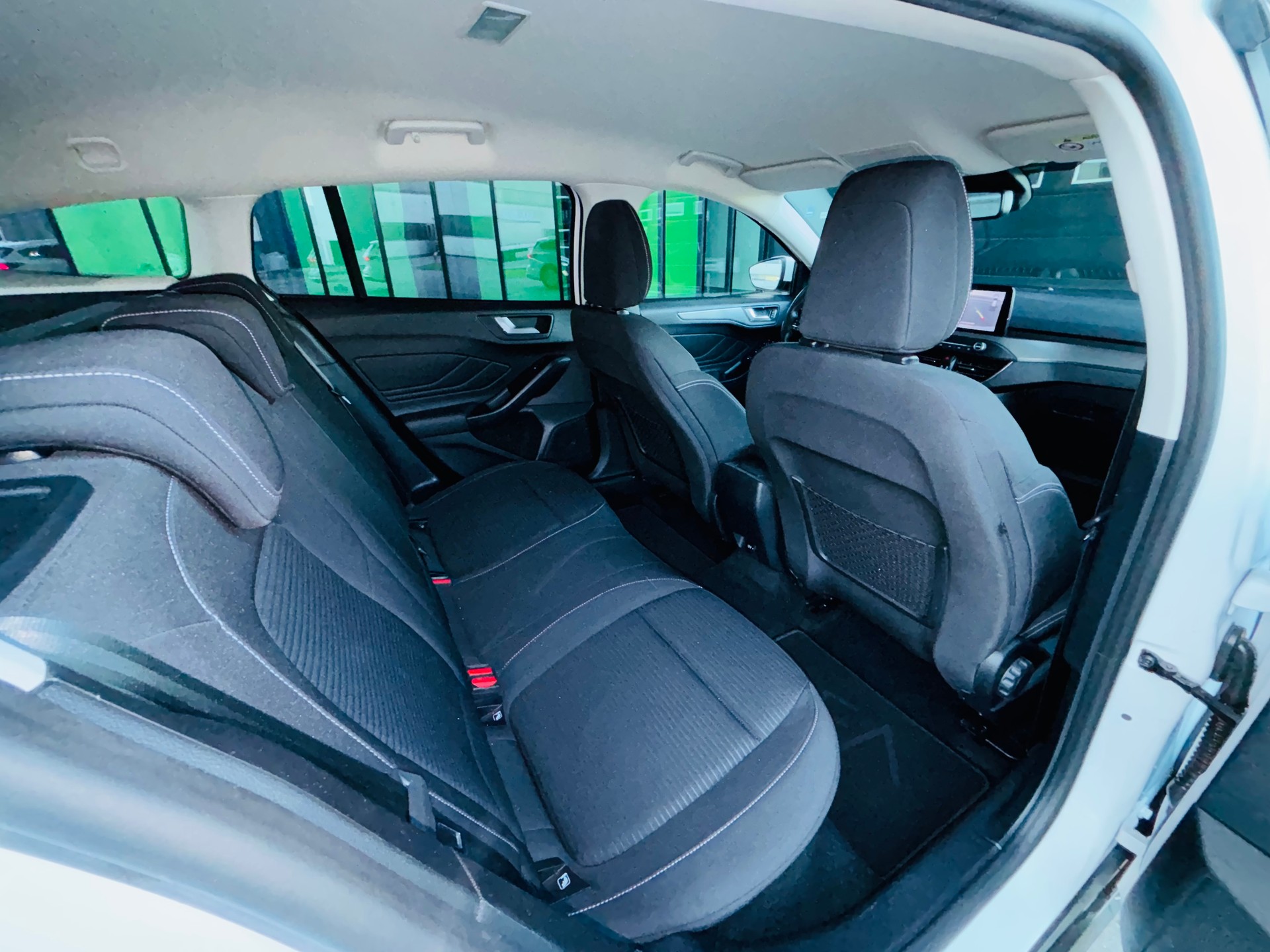 FORD Focus 2.0 TDCi Titanium Automatic-image-10