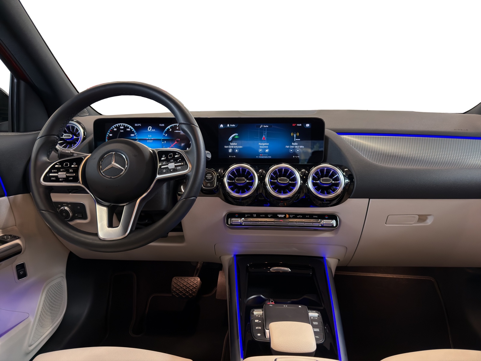 MERCEDES-BENZ GLA 200 4MATIC-image-9