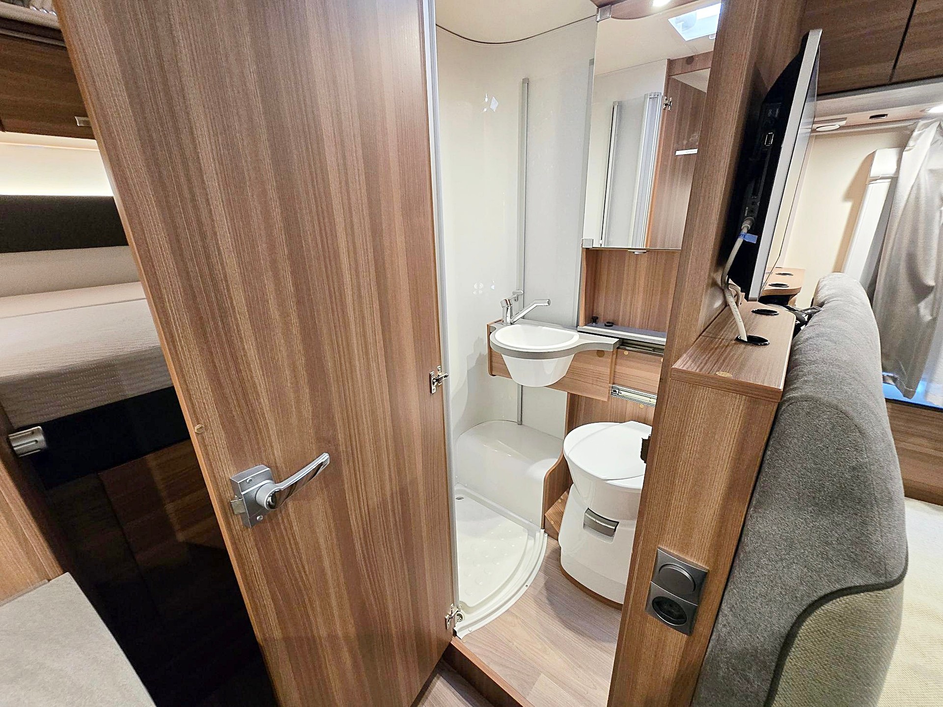 WEINSBERG CARASUITE CARALOFT 550 MG 2,3 DIESEL FIAT DUCATO MJ 130-image-11