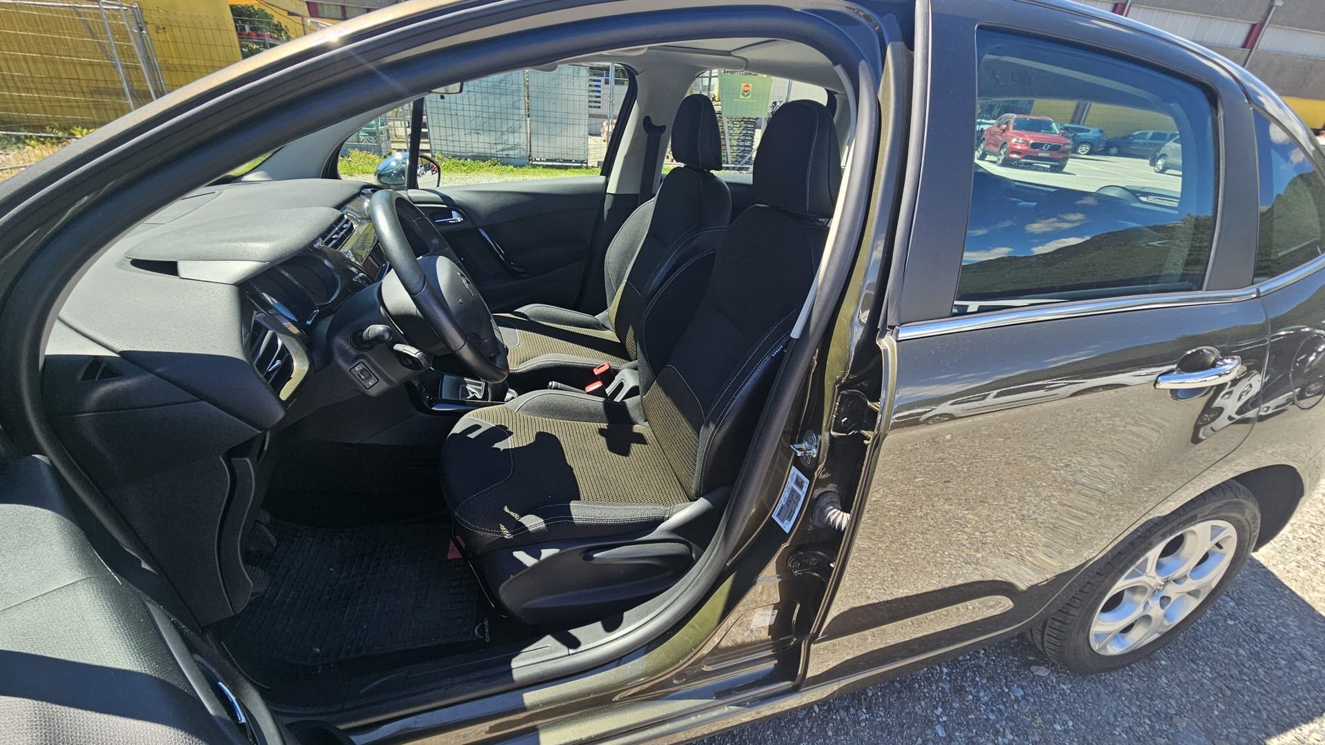 CITROEN C3 1.6 16V e-HDi Swiss Style-image-6