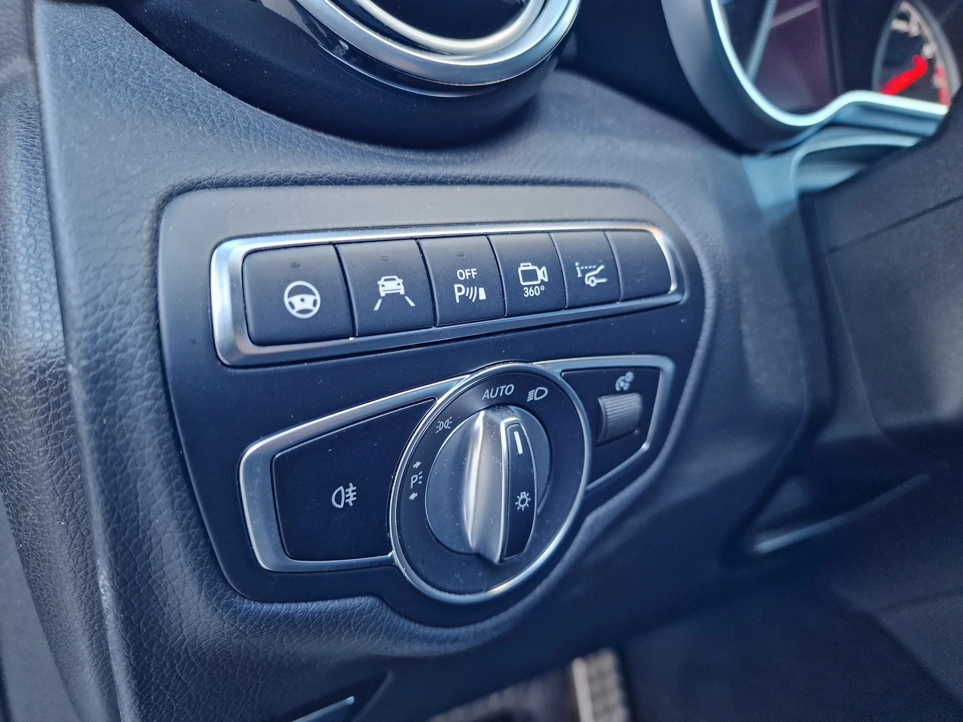 MERCEDES-BENZ GLC 43 AMG 4Matic 9G-Tronic-image-22