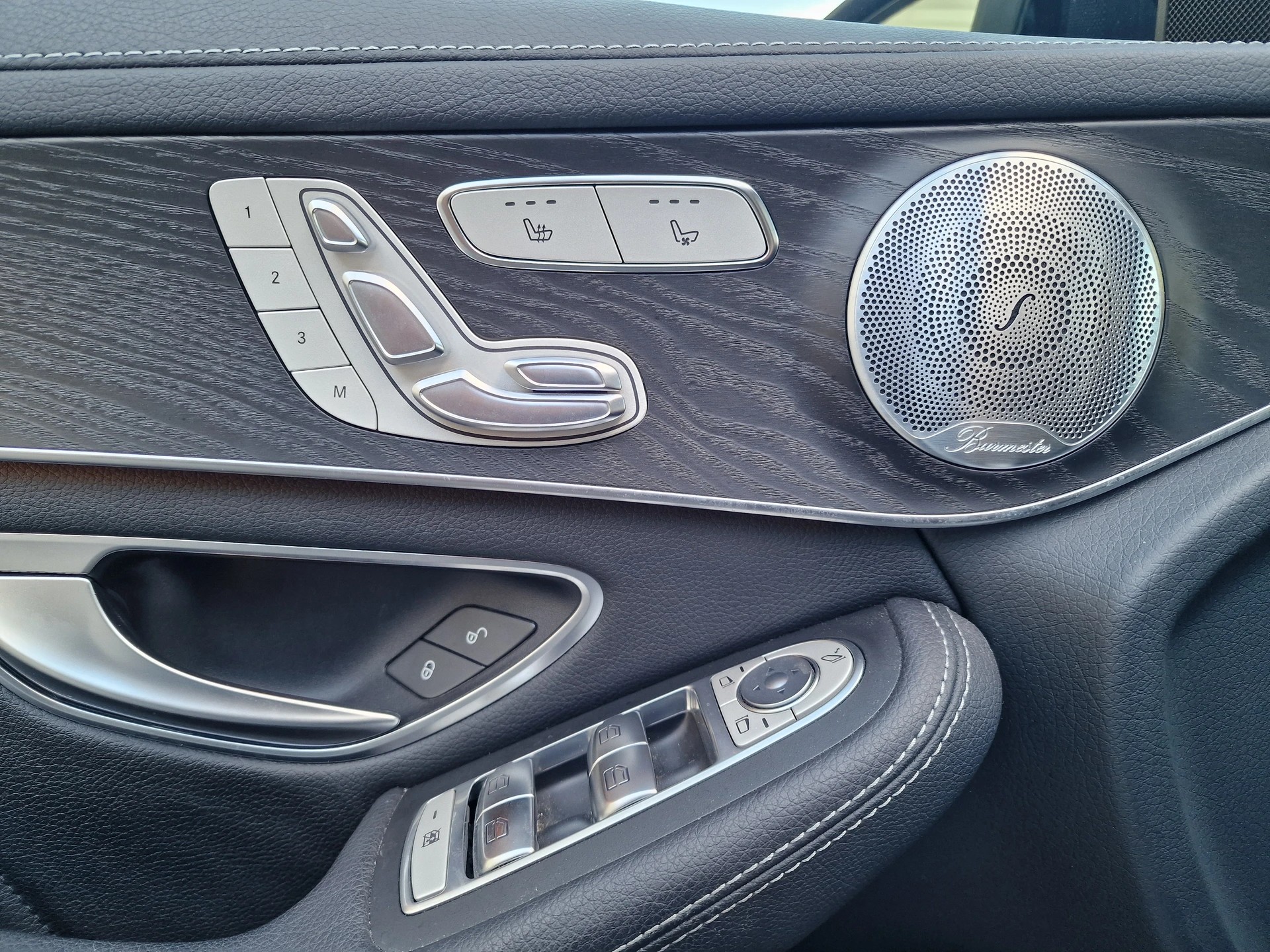 MERCEDES-BENZ GLC 43 AMG 4Matic 9G-Tronic-image-24