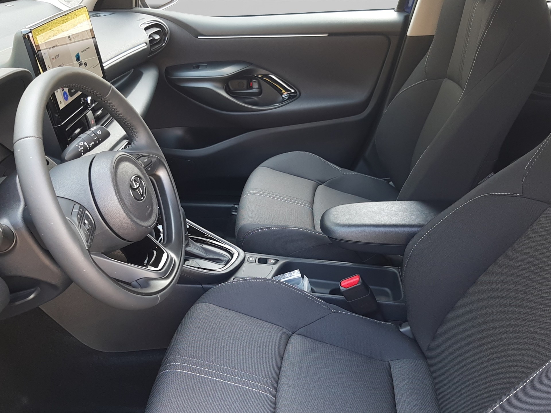 TOYOTA Yaris 1.5 VVT-i HSD Trend-image-8