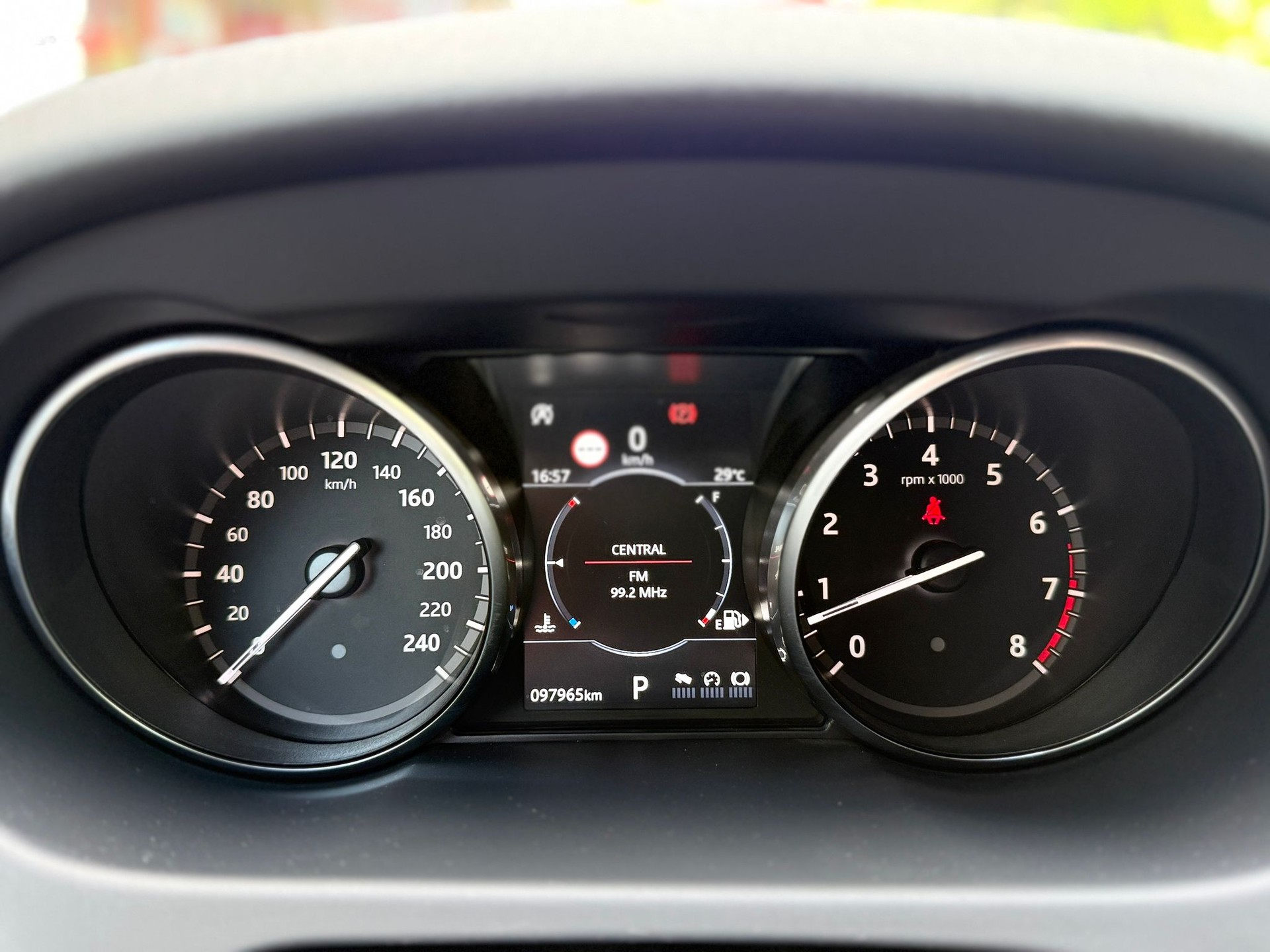 LAND ROVER Discovery Sport 2.0 Si4 290 Dynamic-image-15