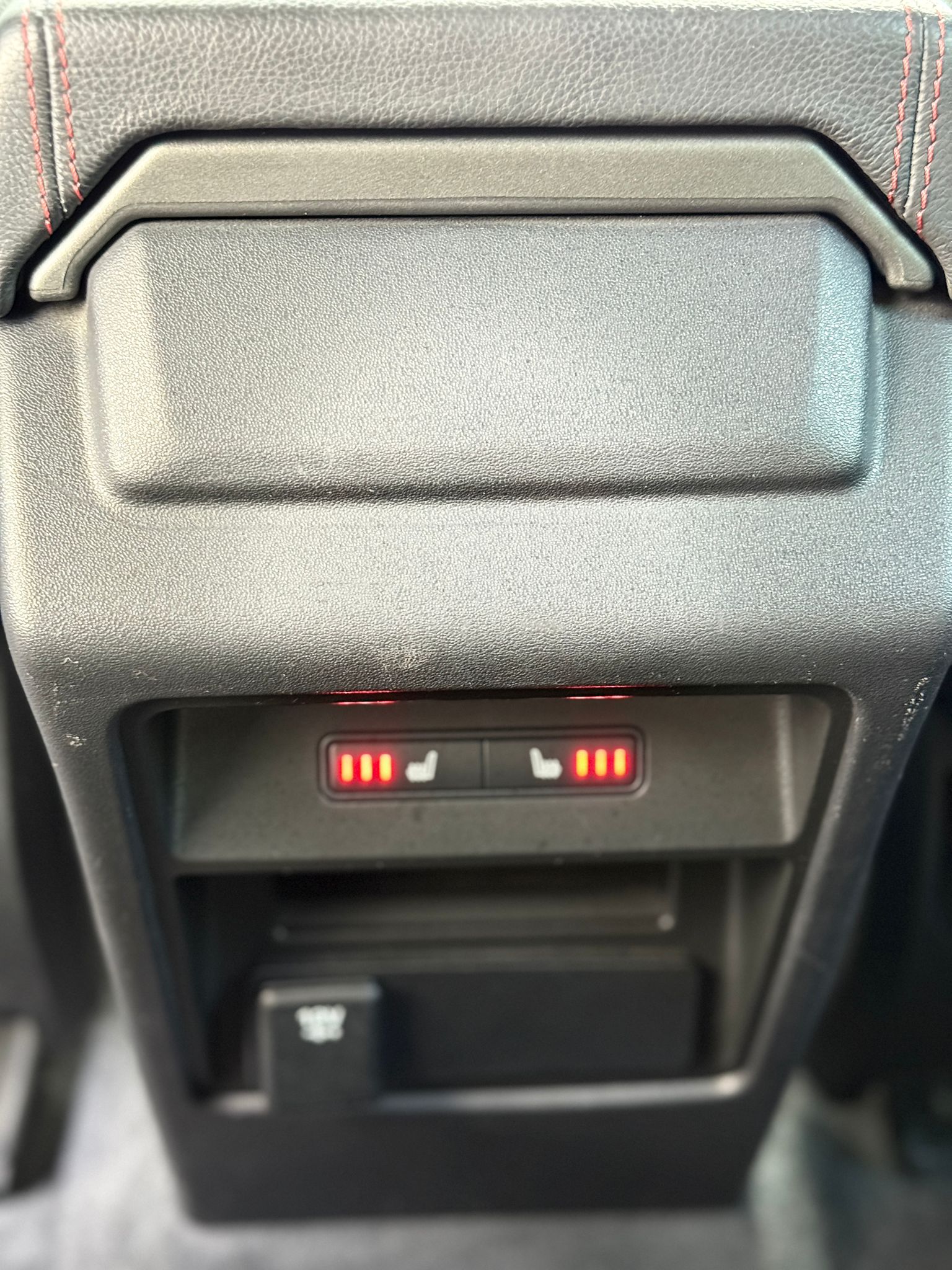 LAND ROVER Discovery Sport 2.0 Si4 290 Dynamic-image-22